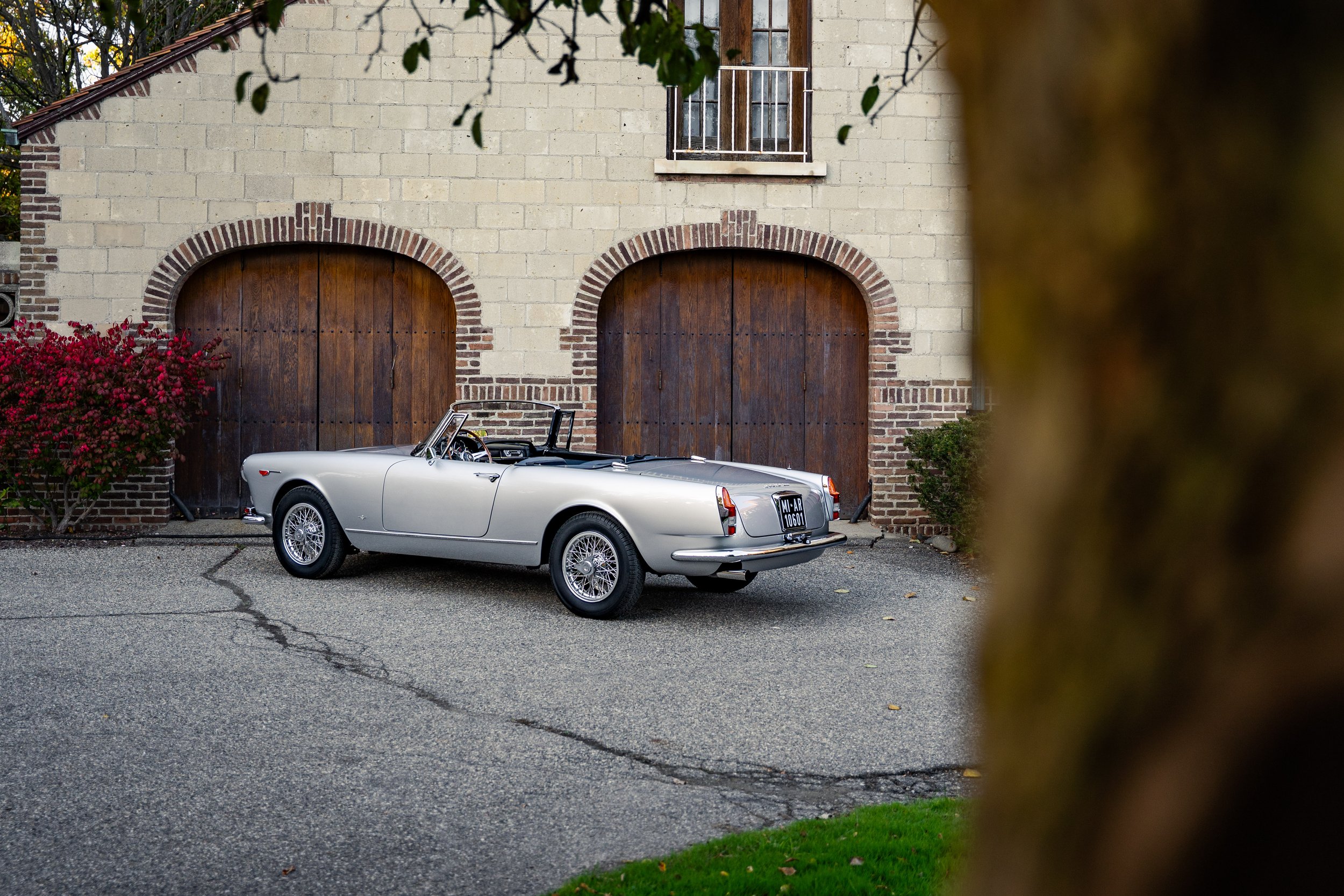 1964 Alfa Romeo 2600 Touring Spider #2676 Advertising Photos-18.jpg