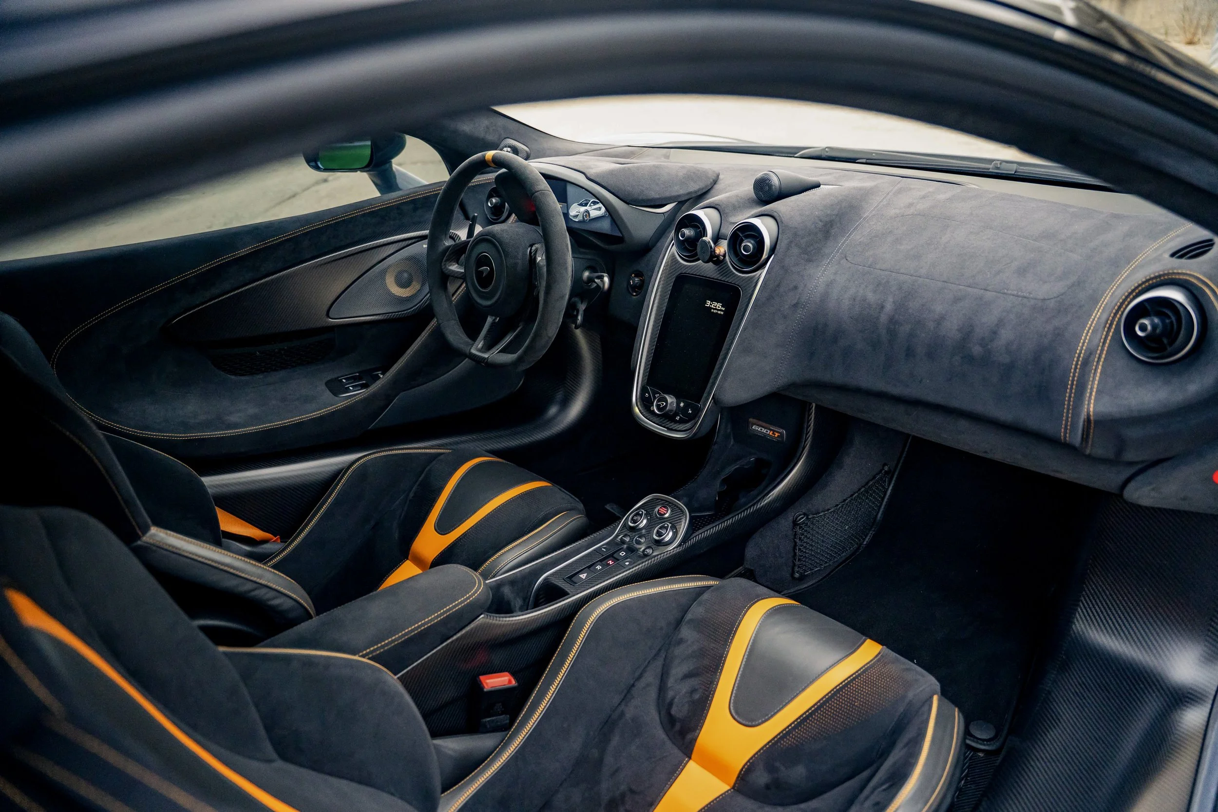 2019 McLaren 600LT #6907_Advertising Photos-29.jpg