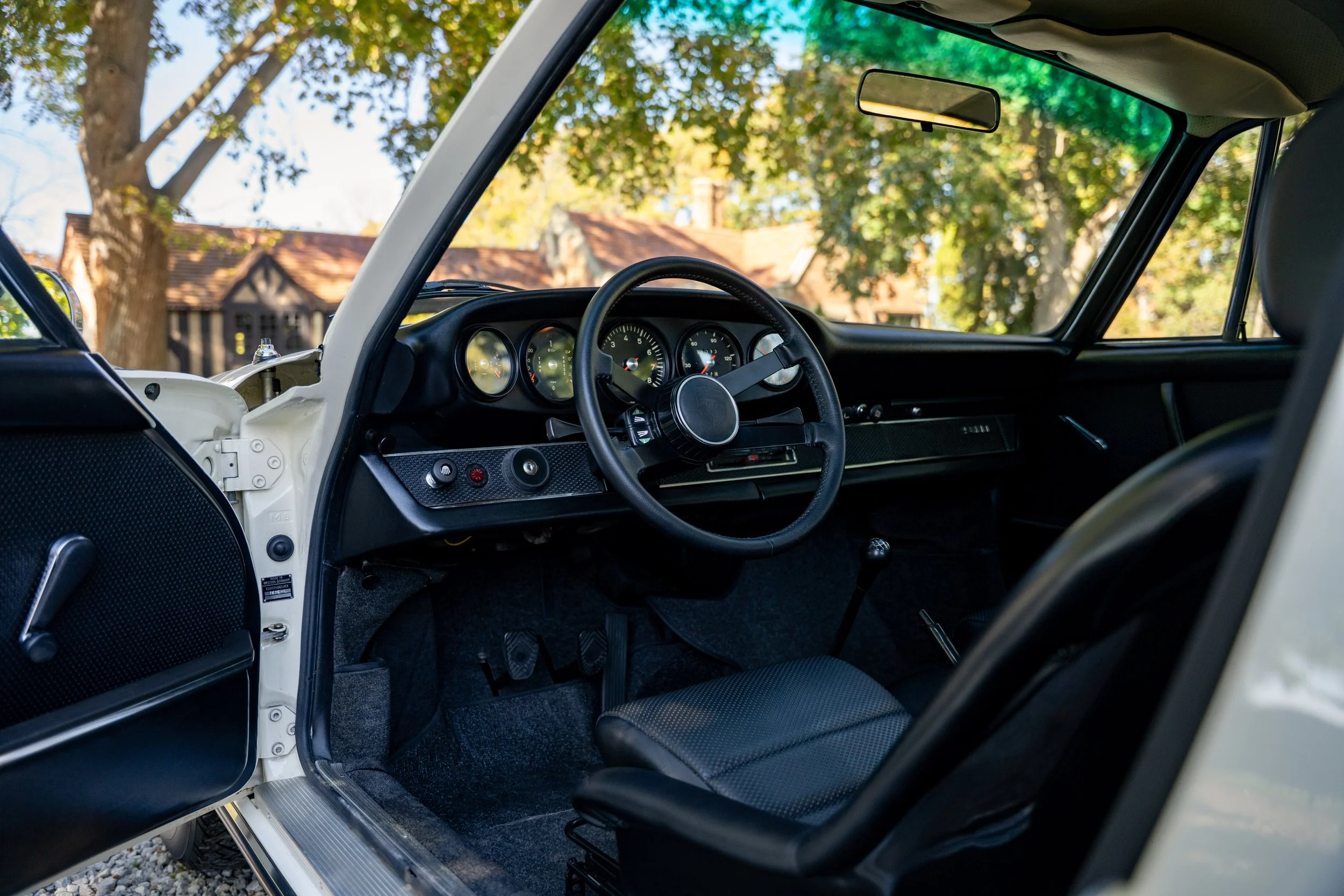 1970 Porsche 911E Coupe #0695-47.jpg