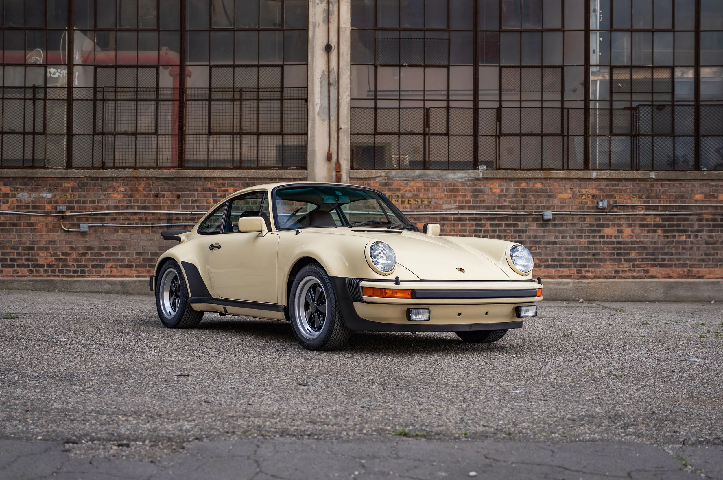 1977 Porsche 911 Turbo Carrera #0677 Advertising Photos-1.jpg