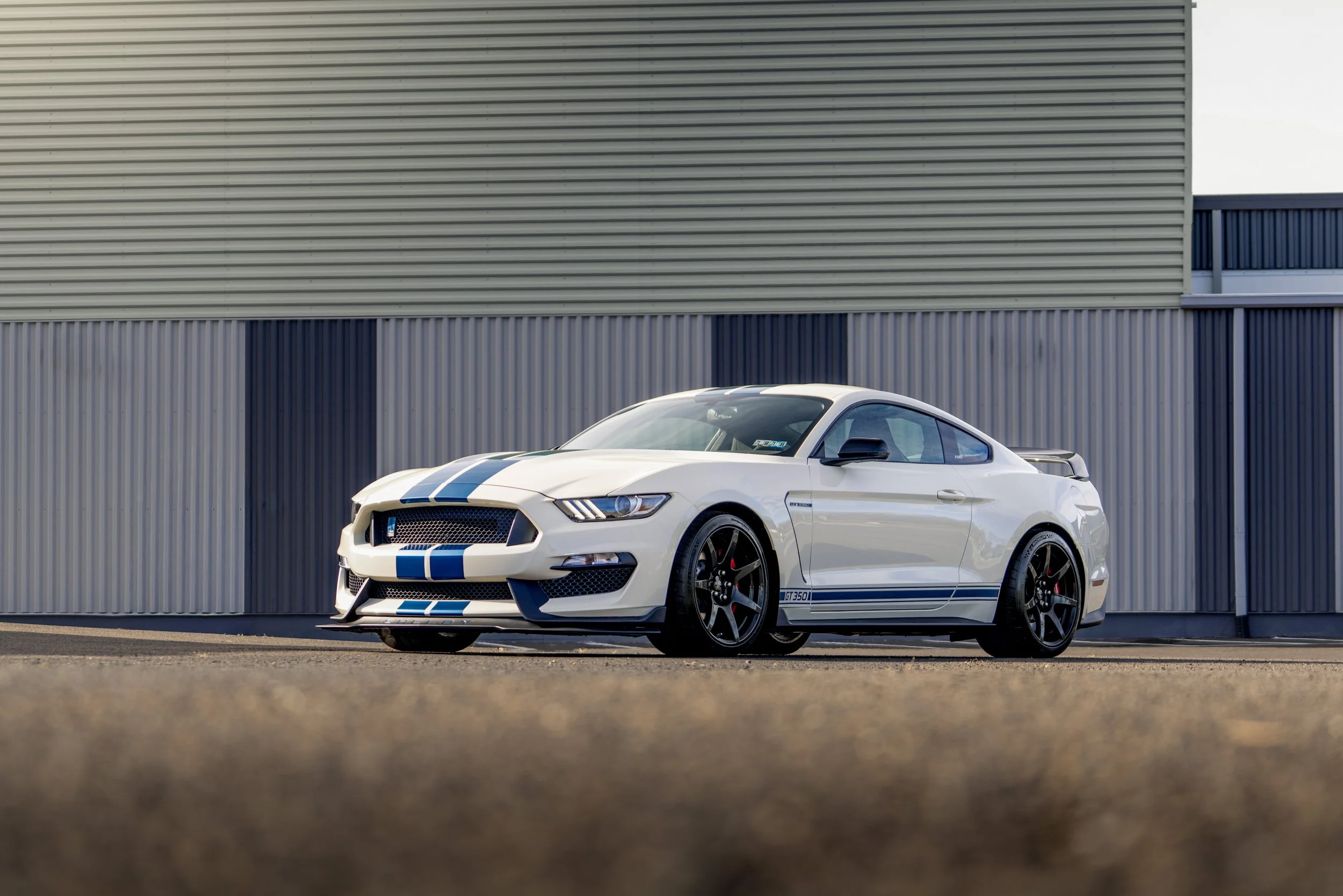 2020 Ford Shelby Mustang GT350 R Heritage Edition_Advertising #2174-3.jpg