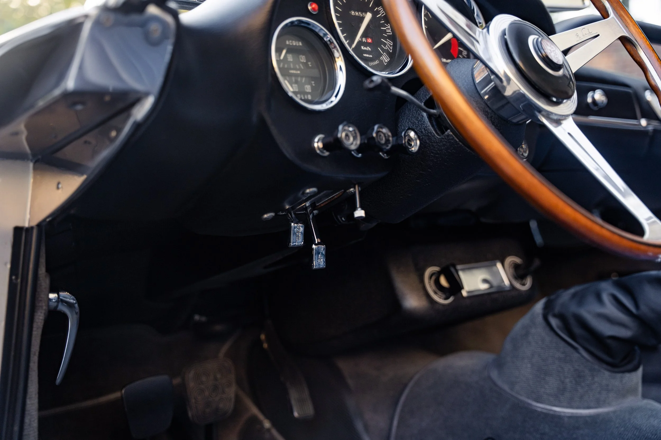 1964 Alfa Romeo 2600 Touring Spider #2676 Advertising Photos-47.jpg