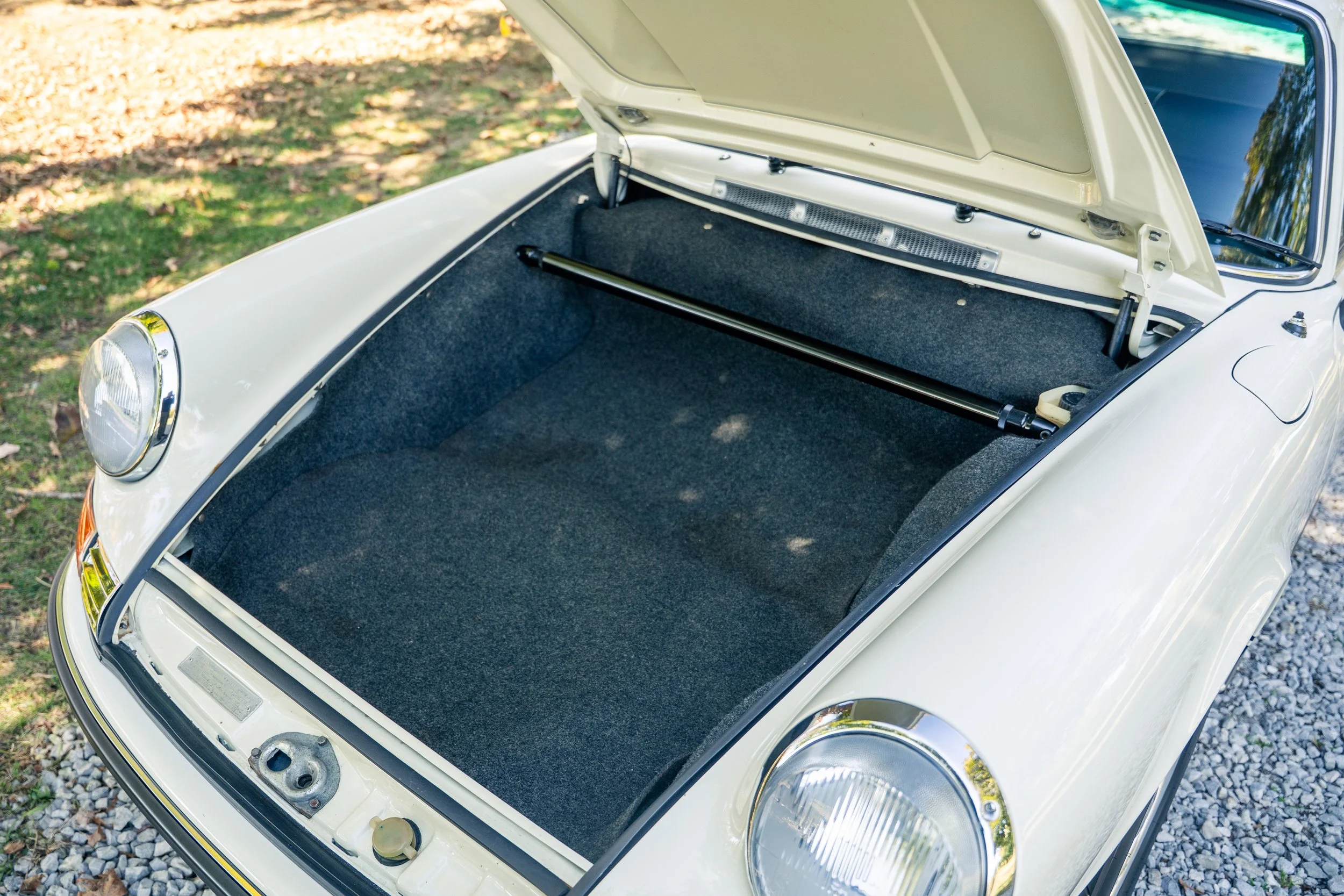 1970 Porsche 911E Coupe #0695-74.jpg
