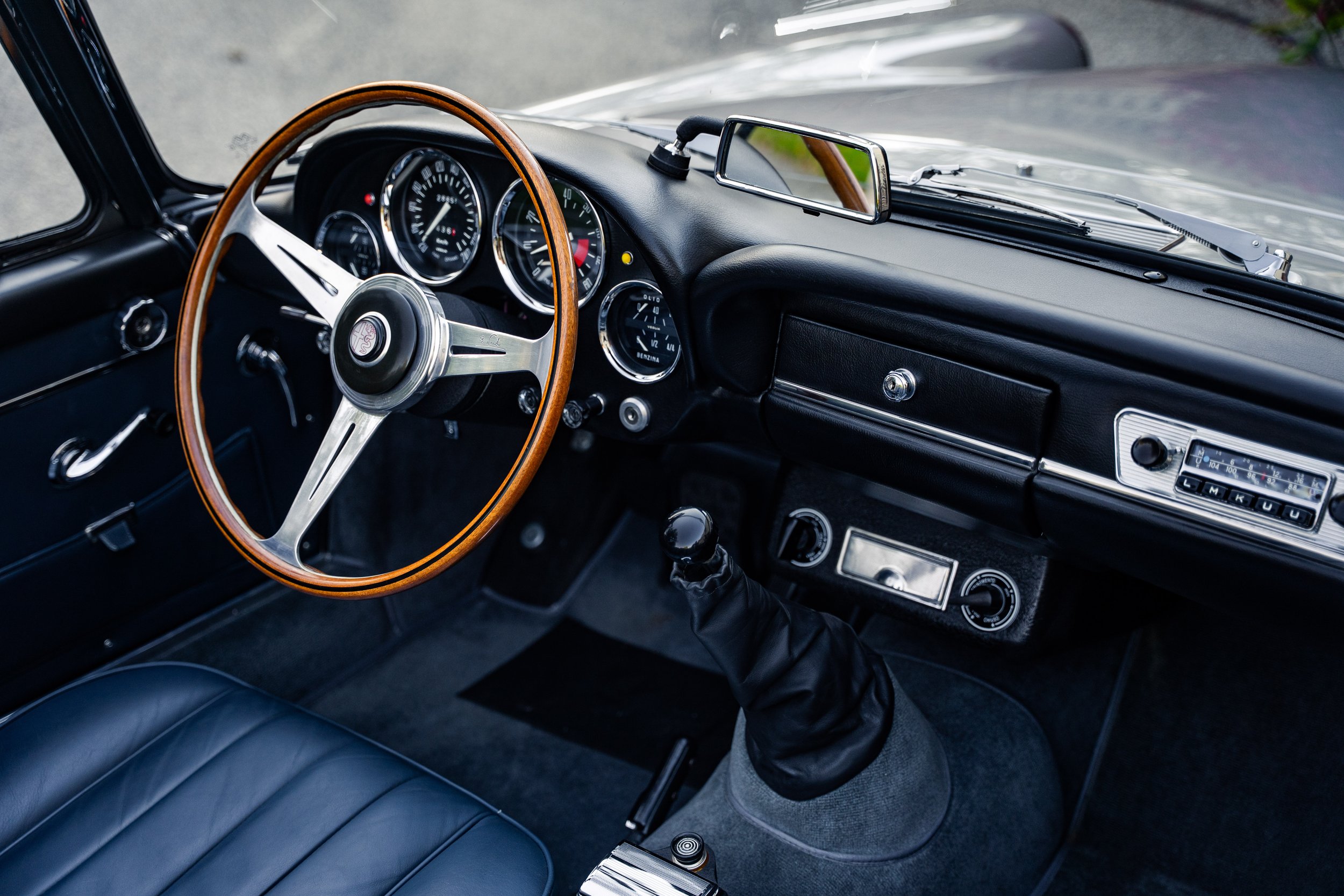 1964 Alfa Romeo 2600 Touring Spider #2676 Advertising Photos-85.jpg