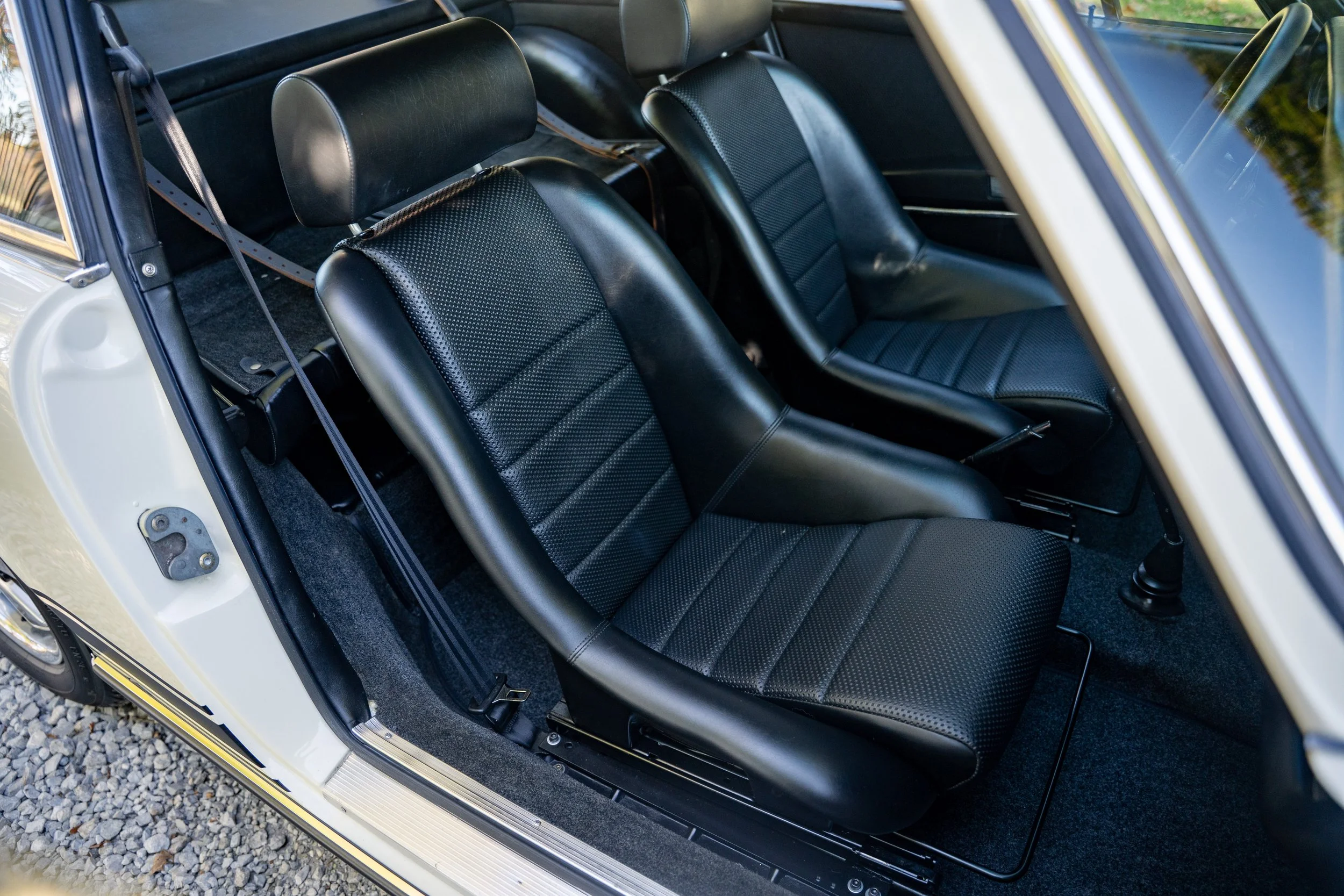 1970 Porsche 911E Coupe #0695-43.jpg
