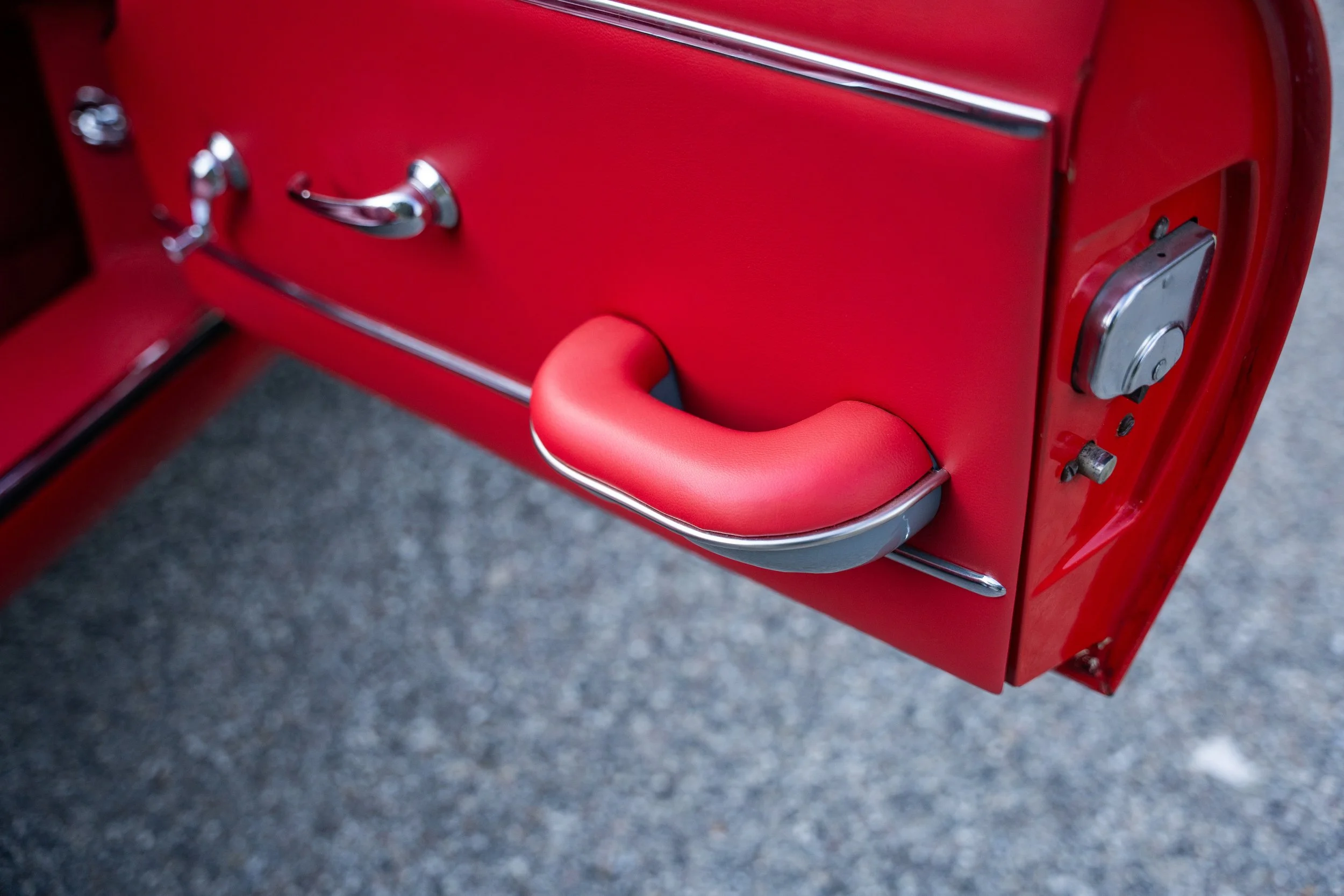 1966 Jaguar E-Type Roadster #3061 Advertising Photos-45.jpg