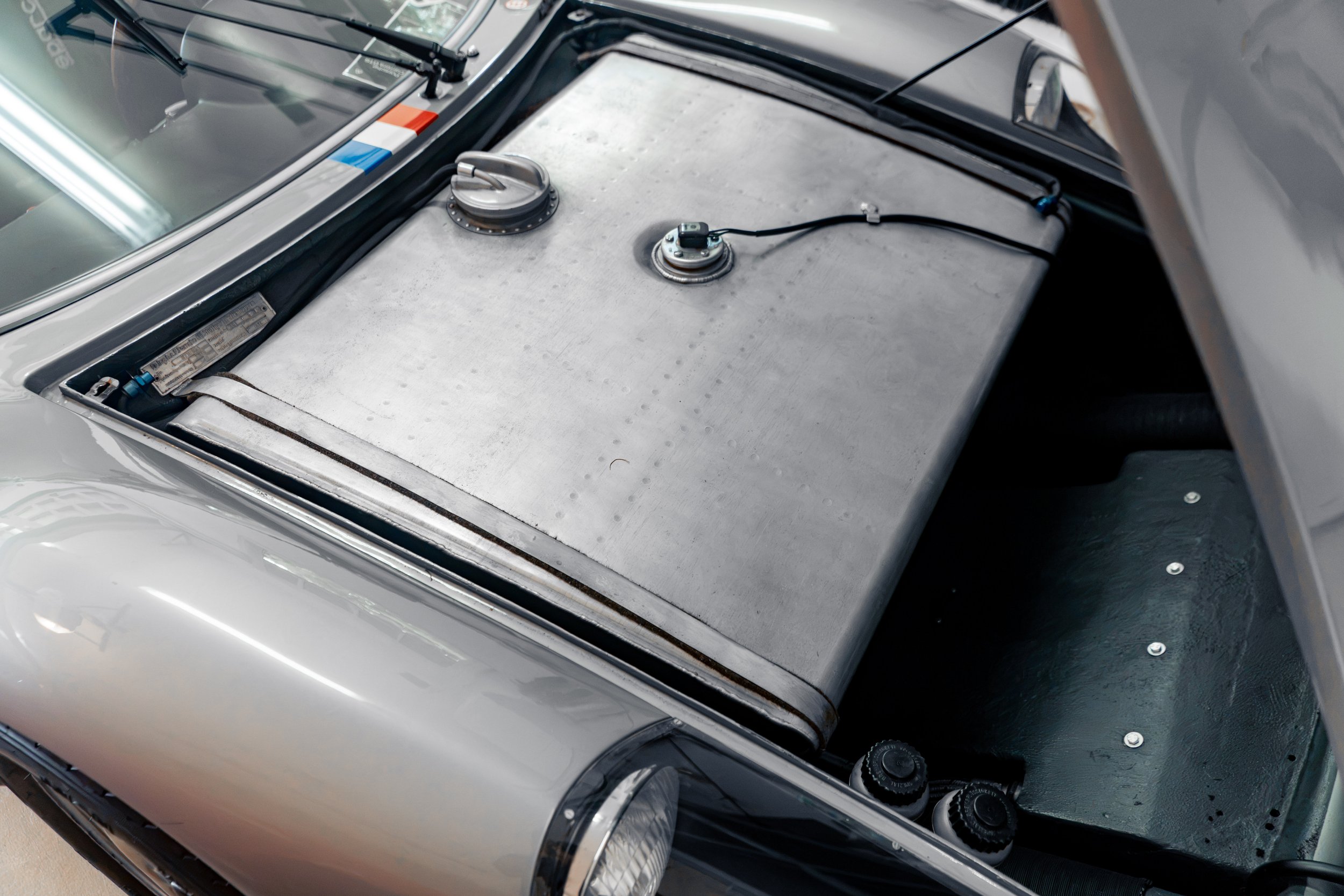 1964 Porsche 904 Carrera GTS_Advertising Photos #083-81-1.jpg