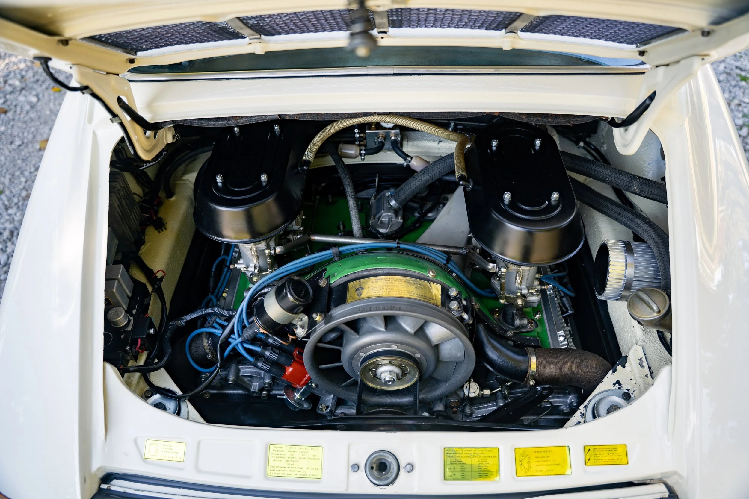 1970 Porsche 911E Coupe #0695-97.jpg