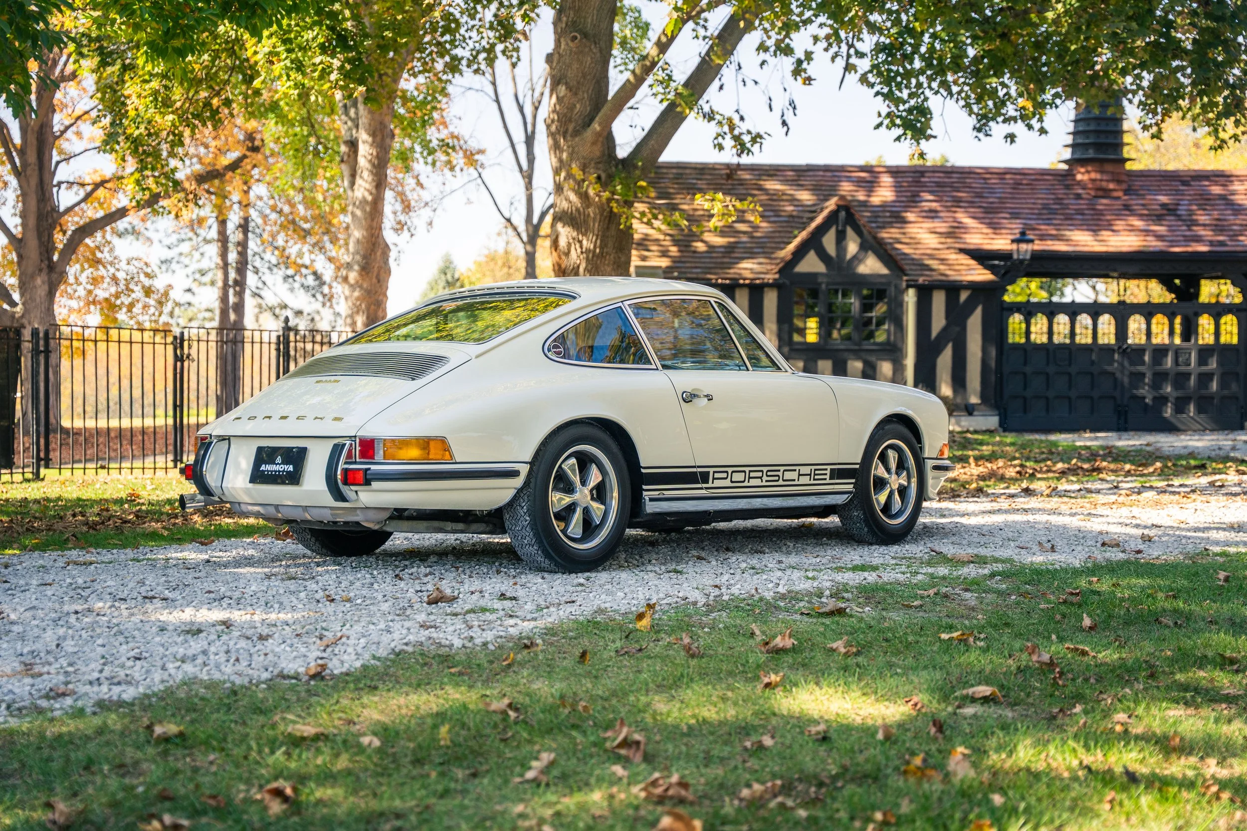 1970 Porsche 911E Coupe #0695-32.jpg