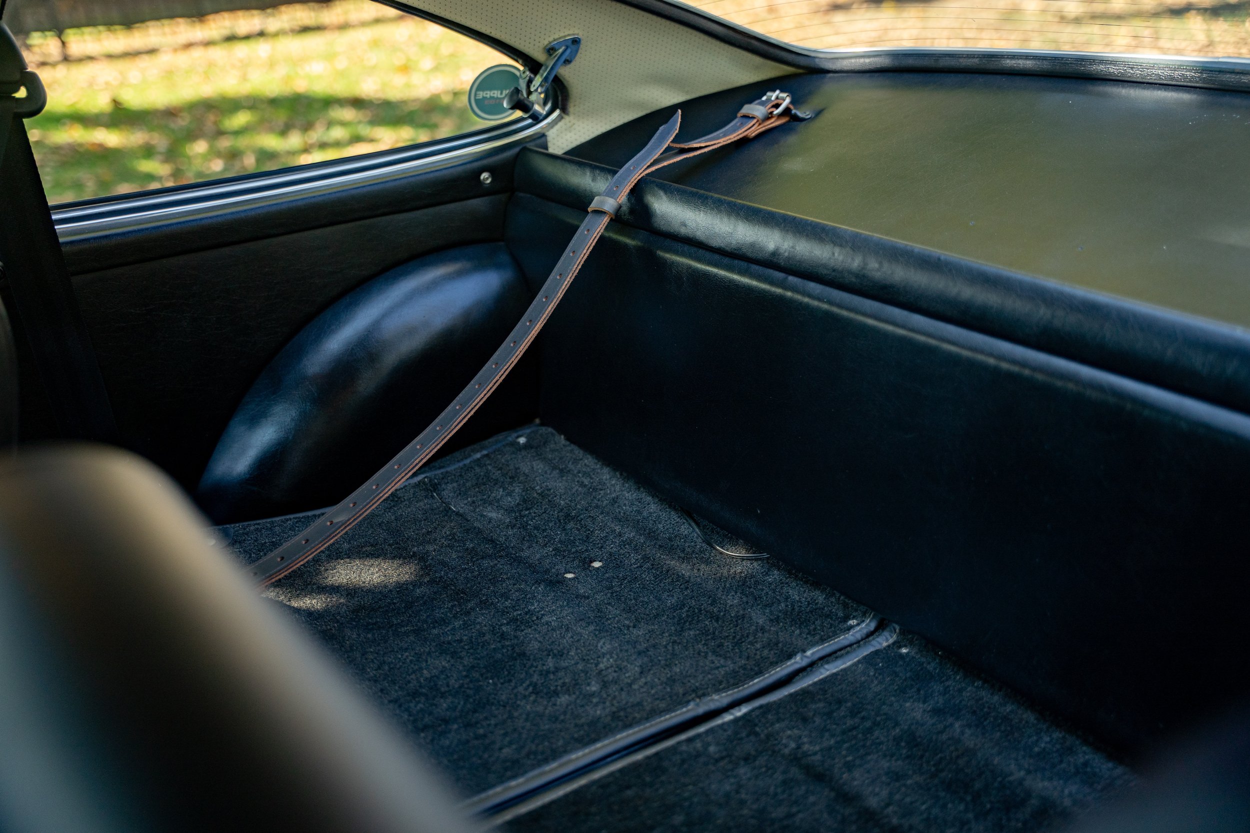 1970 Porsche 911E Coupe #0695-41.jpg