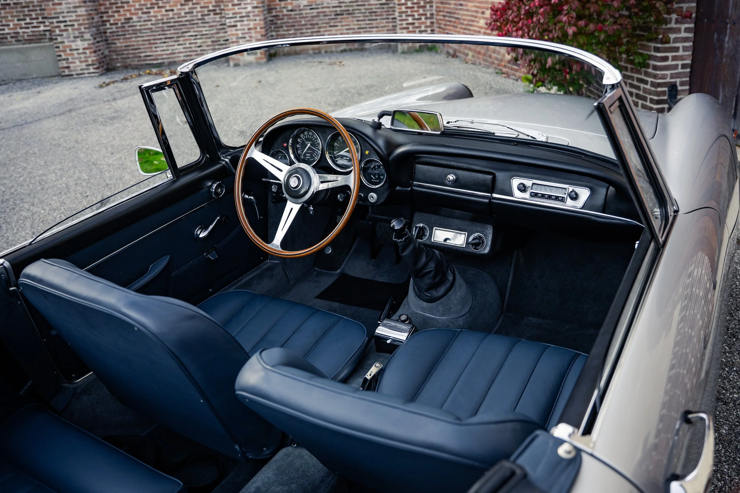 1964 Alfa Romeo 2600 Touring Spider #2676 Advertising Photos-82.jpg