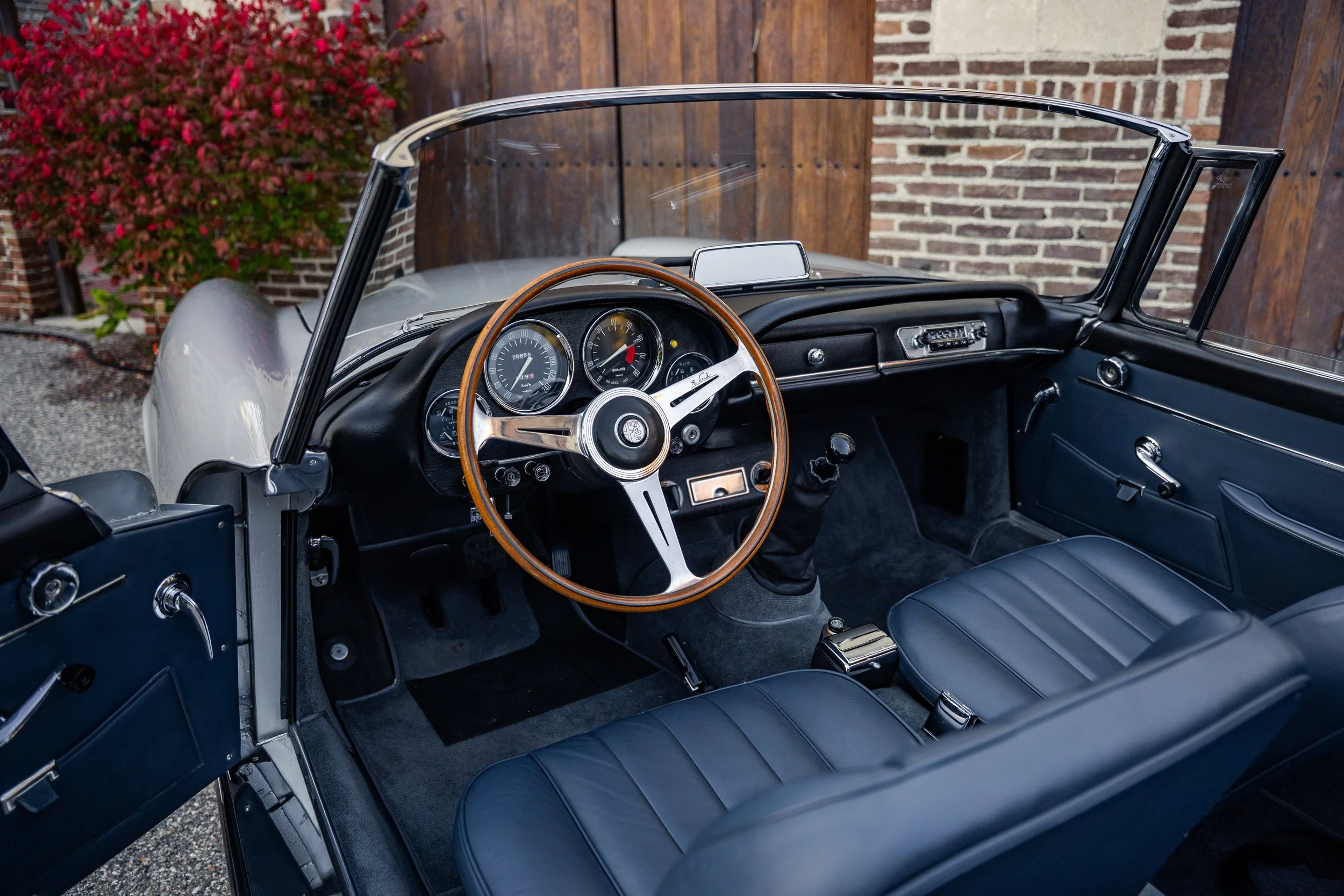 1964 Alfa Romeo 2600 Touring Spider #2676 Advertising Photos-67.jpg
