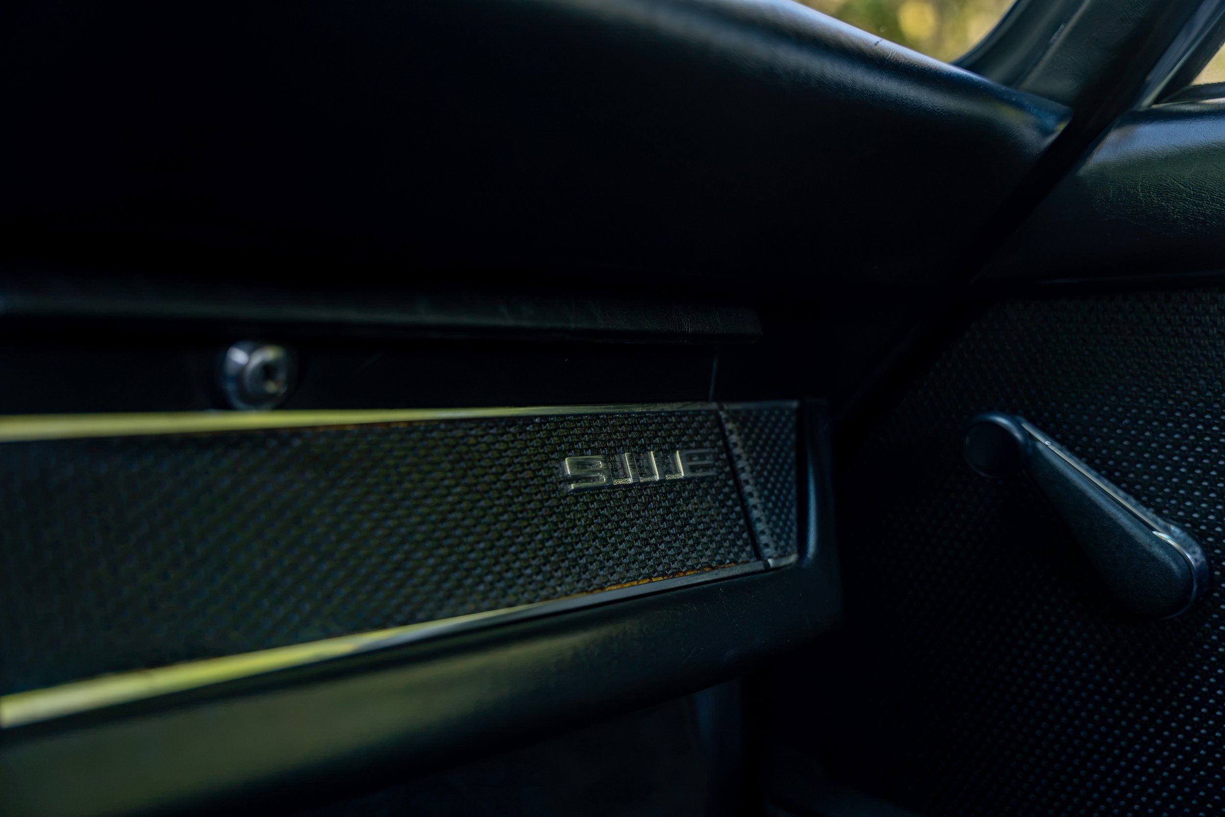 1970 Porsche 911E Coupe #0695-63.jpg
