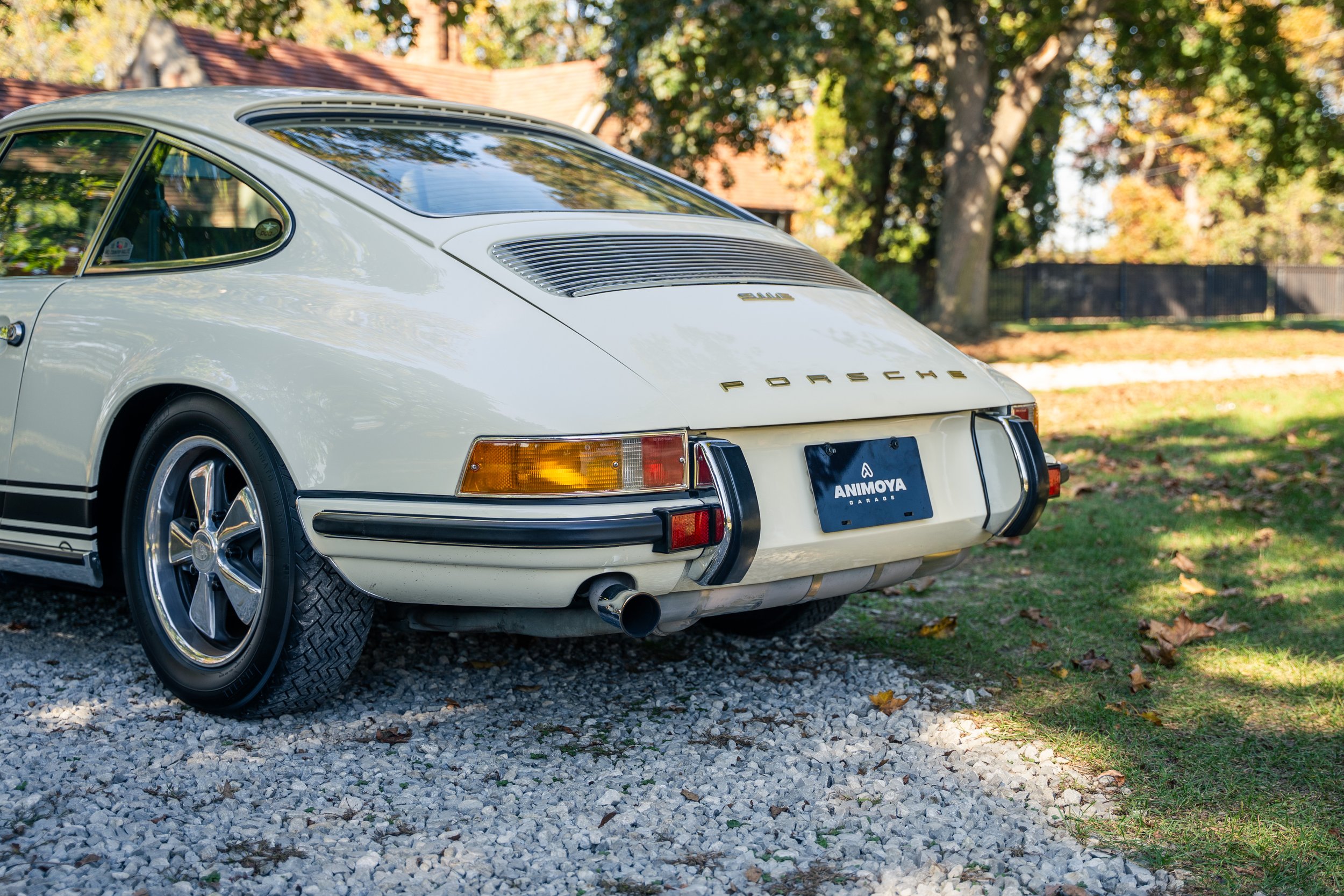 1970 Porsche 911E Coupe #0695-23.jpg