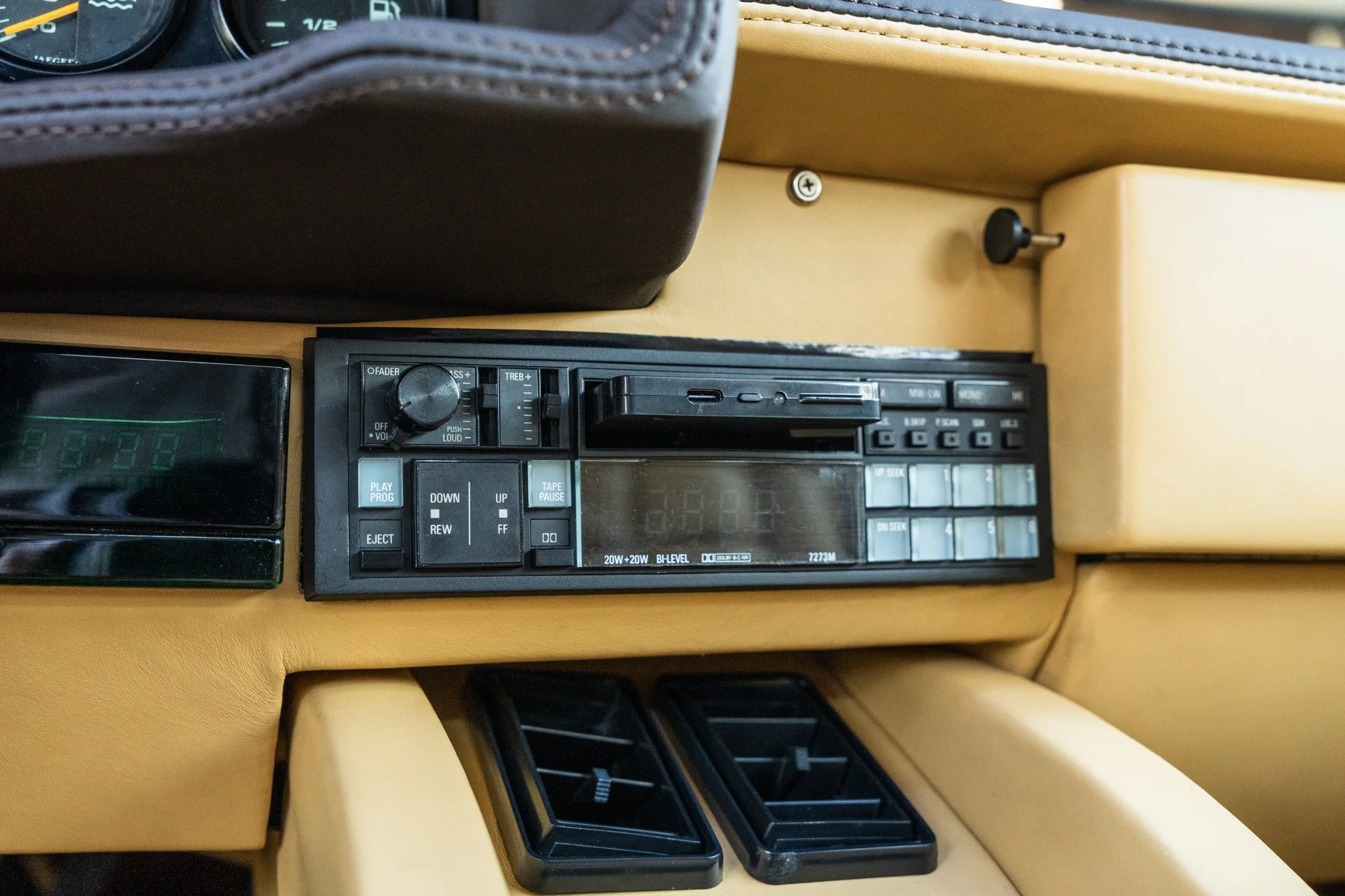 1986 Lamborghini Countach 5000 QV_Advertising #2987-18.jpg