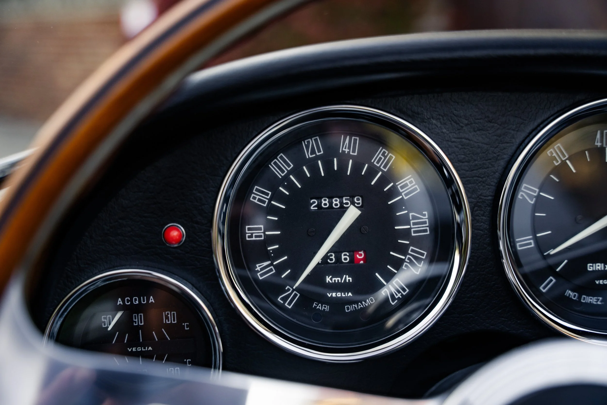 1964 Alfa Romeo 2600 Touring Spider #2676 Advertising Photos-73.jpg