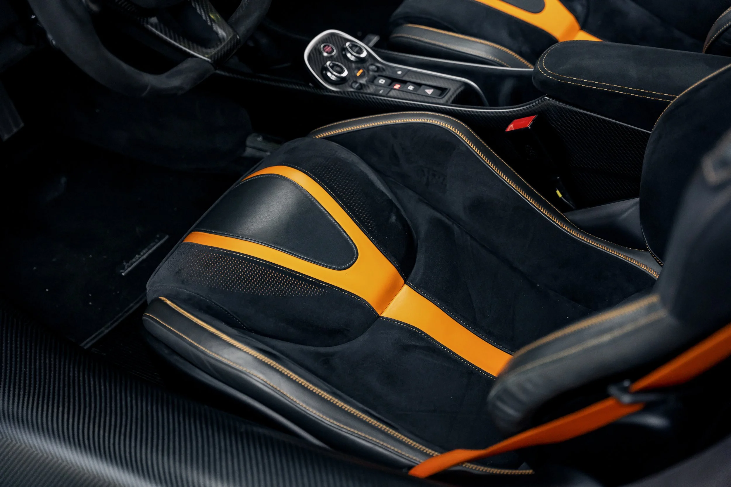 2019 McLaren 600LT #6907_Advertising Photos-76.jpg