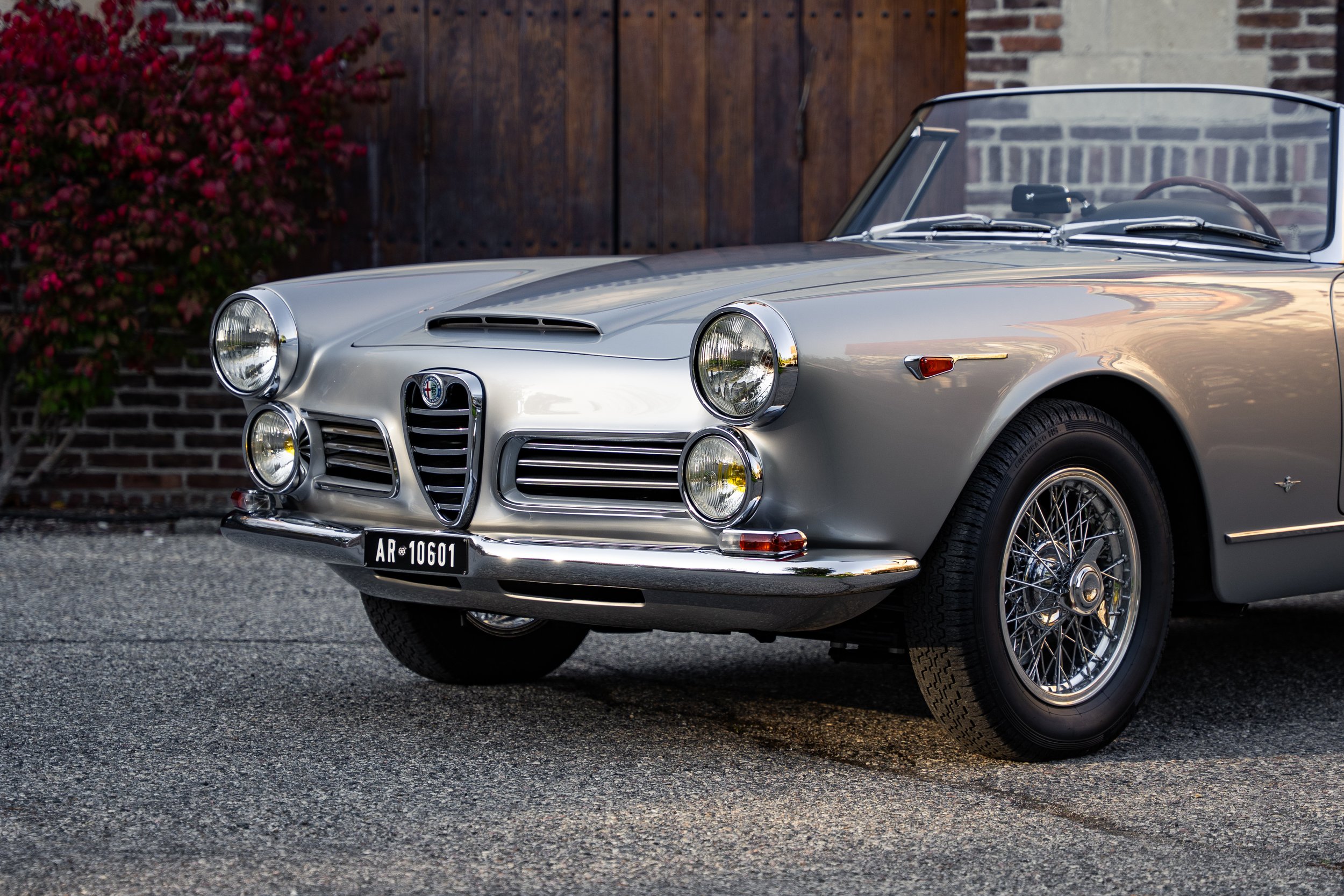 1964 Alfa Romeo 2600 Touring Spider #2676 Advertising Photos-7.jpg