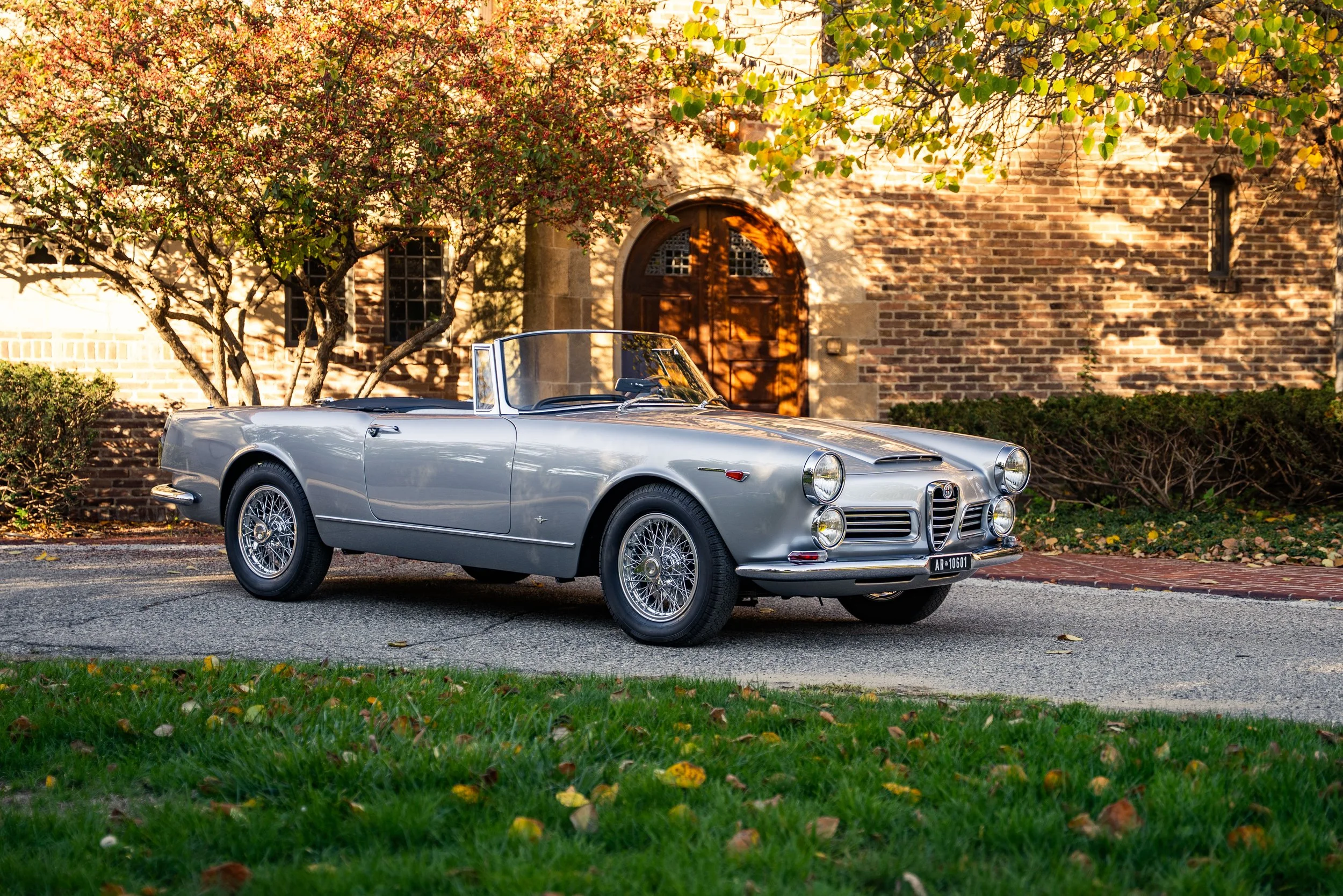 1964 Alfa Romeo 2600 Touring Spider #2676 Advertising Photos-2.jpg