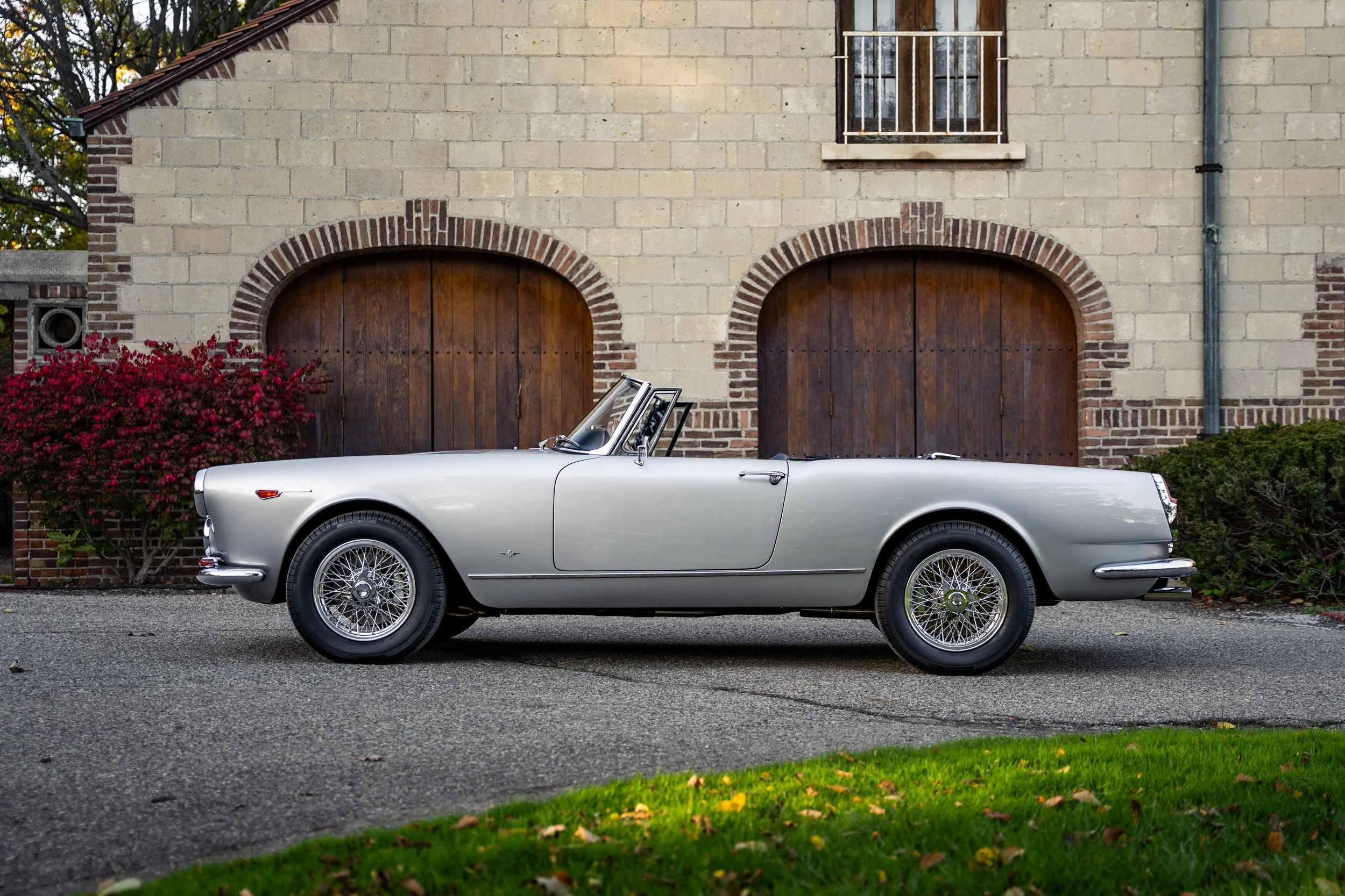 1964 Alfa Romeo 2600 Touring Spider #2676 Advertising Photos-12.jpg