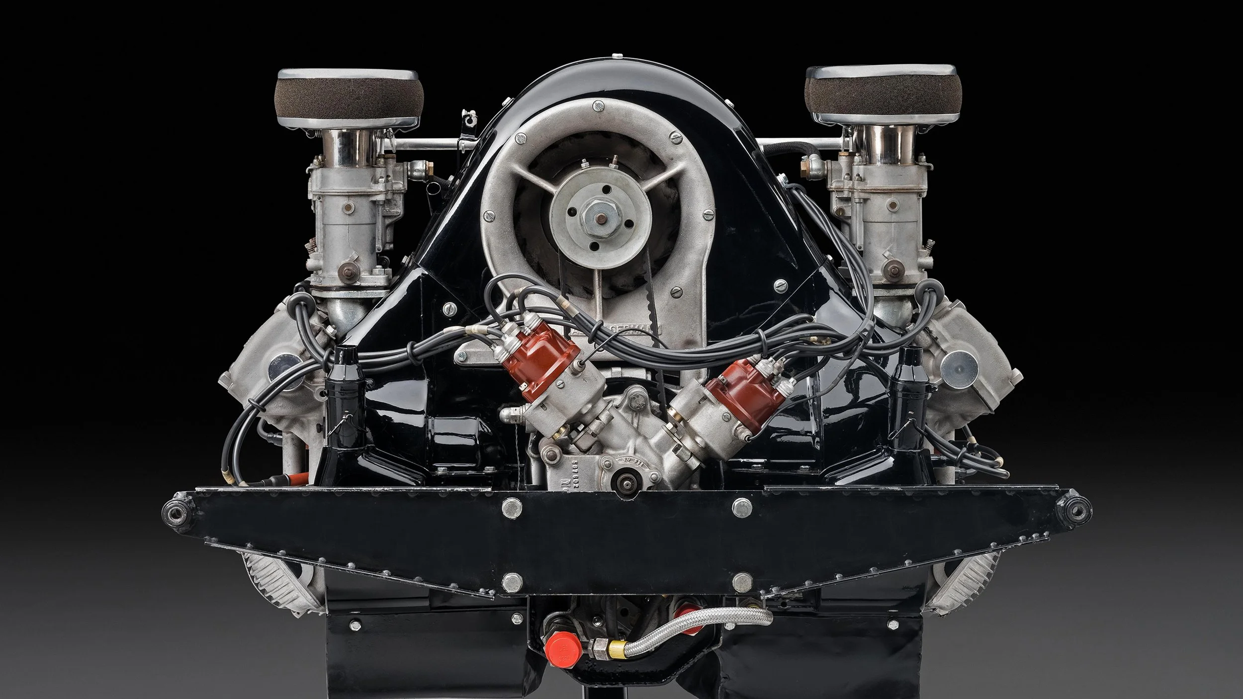 Porsche 904 Carrera GTS Engine.jpg