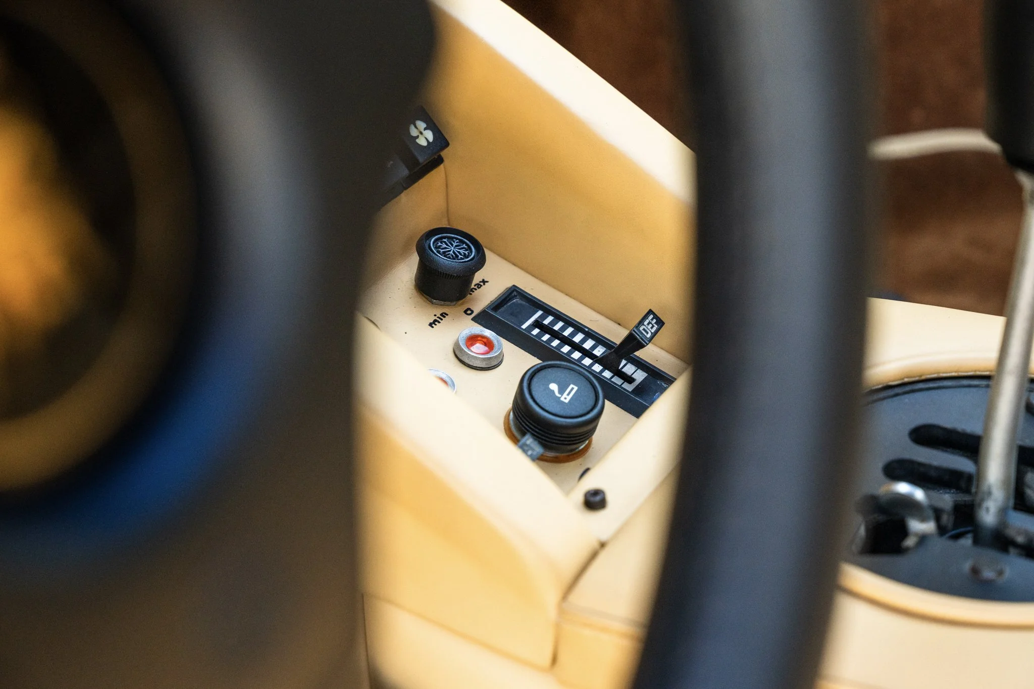 1986 Lamborghini Countach 5000 QV_Advertising #2987-9.jpg