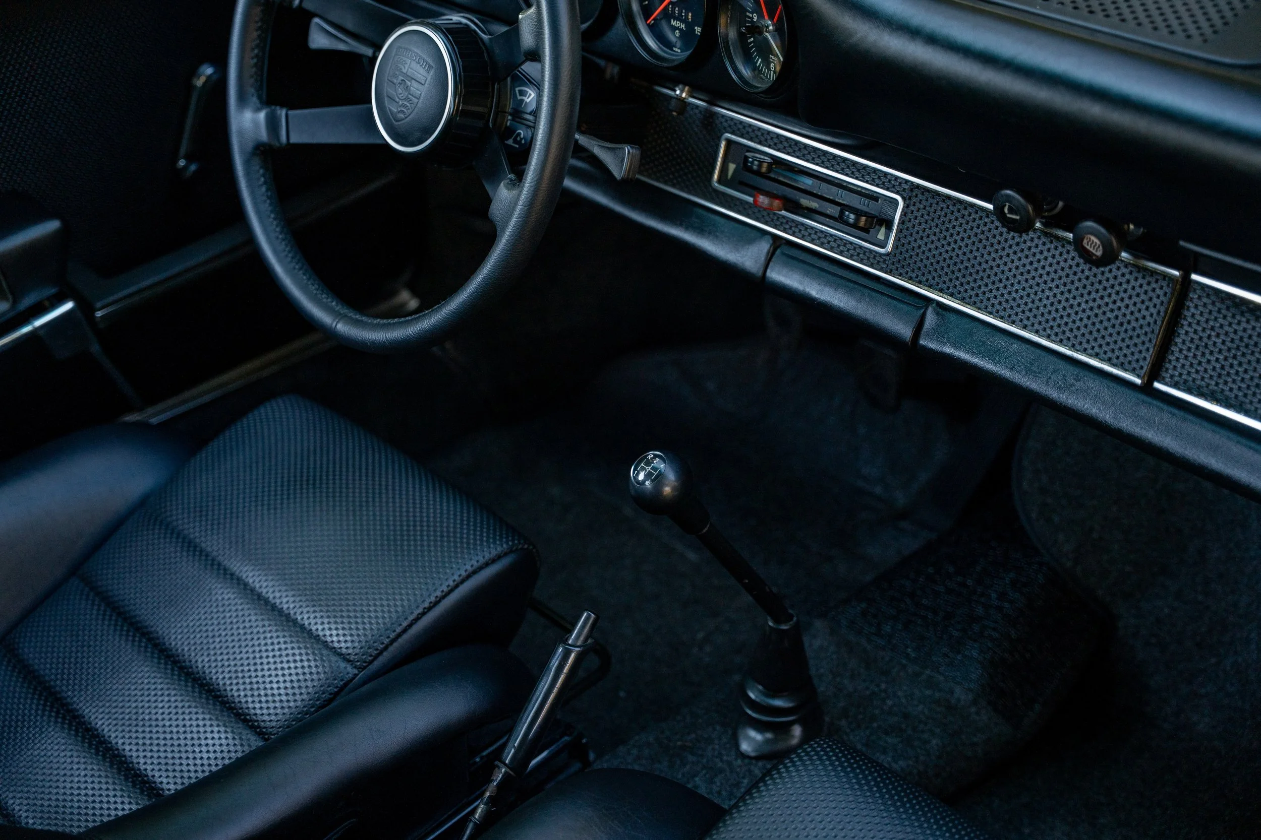 1970 Porsche 911E Coupe #0695-66.jpg
