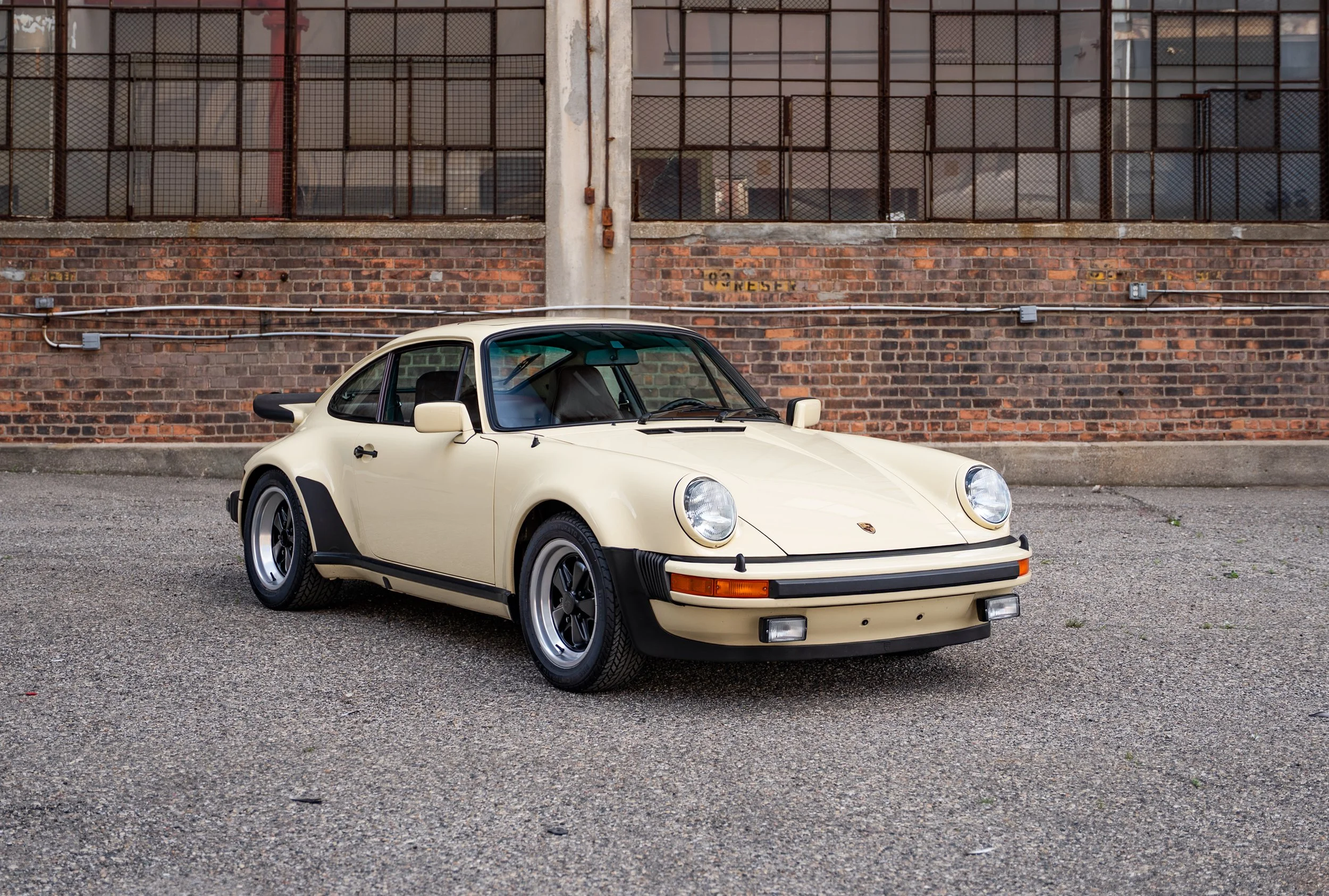 1977 Porsche 911 Turbo Carrera #0677 Advertising Photos-2.jpg