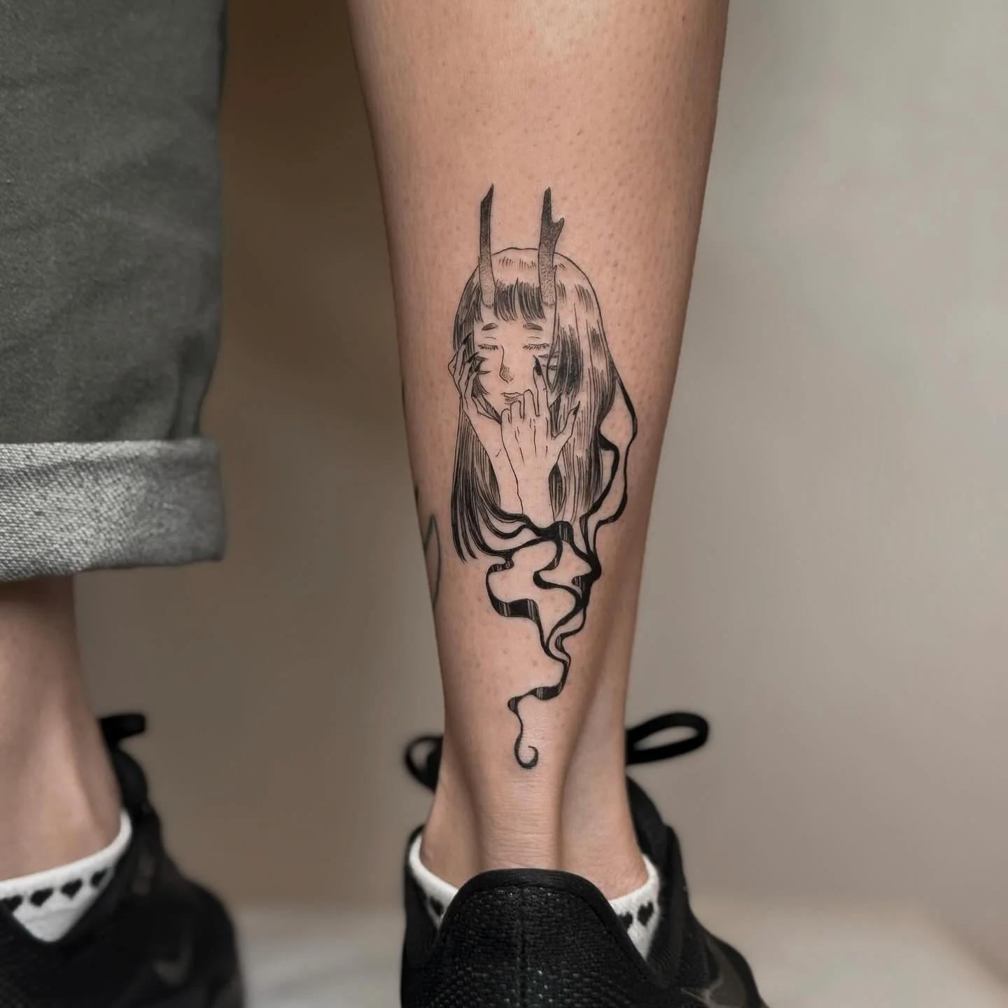 Another flash for Latanya 🍂

From one of my older sheets

.

Oct - Nov  Bookings open 💌
Please use my booking form (linked in bio) or DM for enquiries !

#australiatattoo #sydneytattoo #tattooflash #finelinetattoo #illustrativetattoo #smoketattoo #