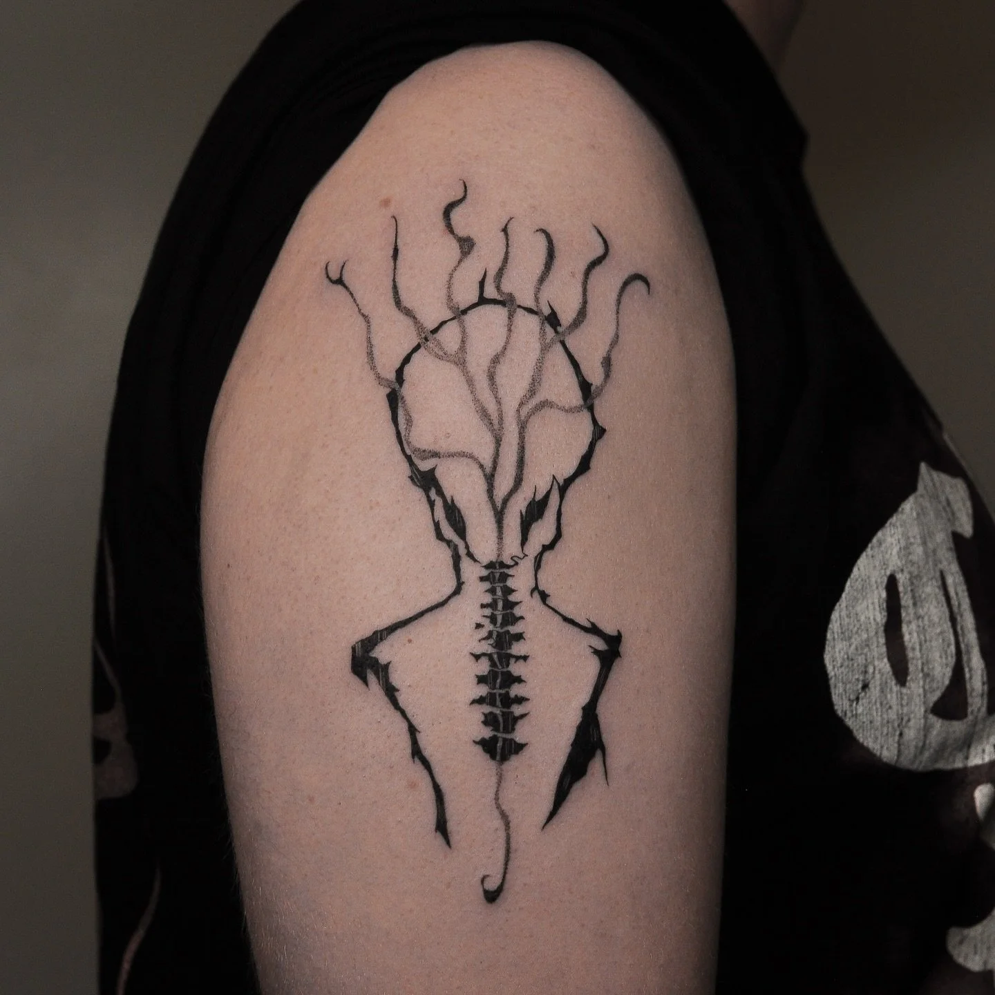 Shivers 🩻🧠

My interpretation of the Disco Elysium skill &lsquo;Shivers&rsquo; for Yadin&rsquo;s first tattoo ! Thank you so much🫶🏻

Jan - Feb Bookings open 💌

 #sydneytattoo #finelinetattoo #illustrativetattoo #discoelysium #discoelysiumtattoo