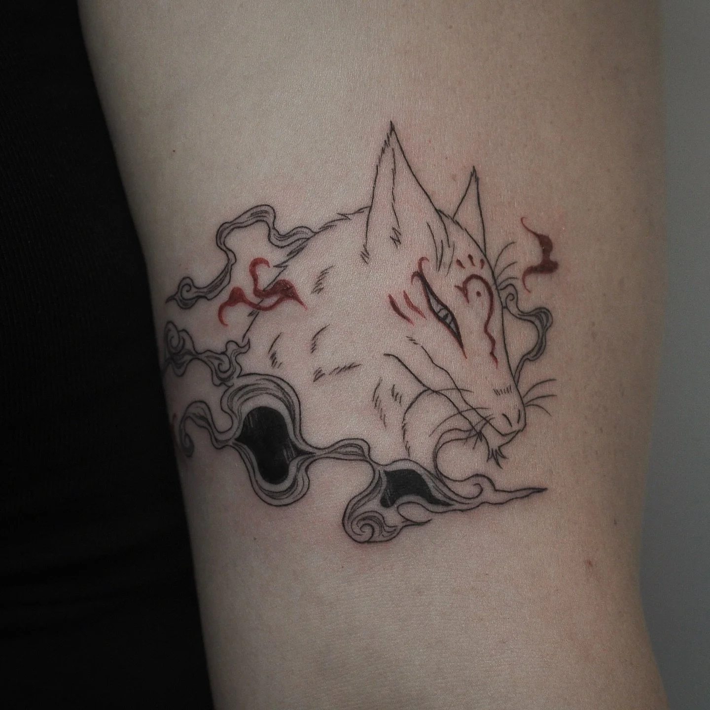 Madara for Sarah&rsquo;s first tattoo 🍂

Based off my Natsume Yuujinchou flash ! Always an honour  tattooing someone&rsquo;s first and a design from one of my favourite series 🤍

.

Mar - Apr Bookings open 💌
Please use my booking form (linked in b