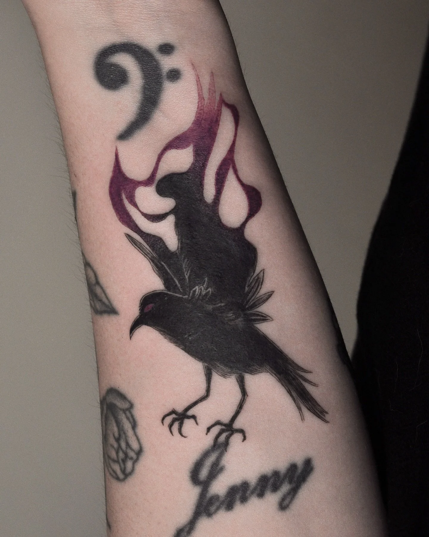 Cover up crow for Annabella 🐦&zwj;⬛💜

Based off one of their favourite characters &lsquo;Crow&rsquo; from Dragon Age the Veilguard 

.

.

May - Jun Bookings open 💌
Please use my booking form (linked in bio) or DM for enquiries !

#sydneytattoo #i