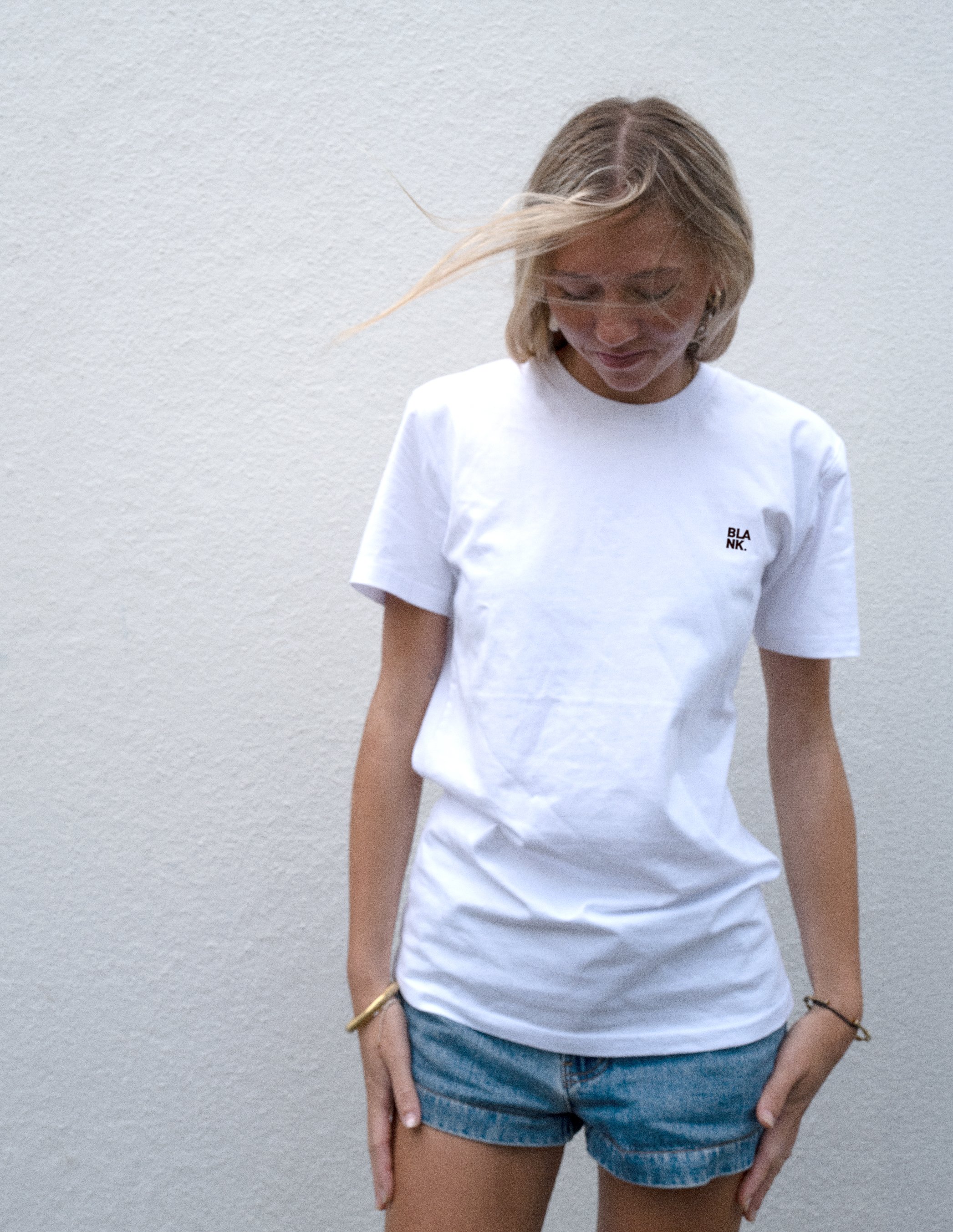 T-shirt  - White Unisex