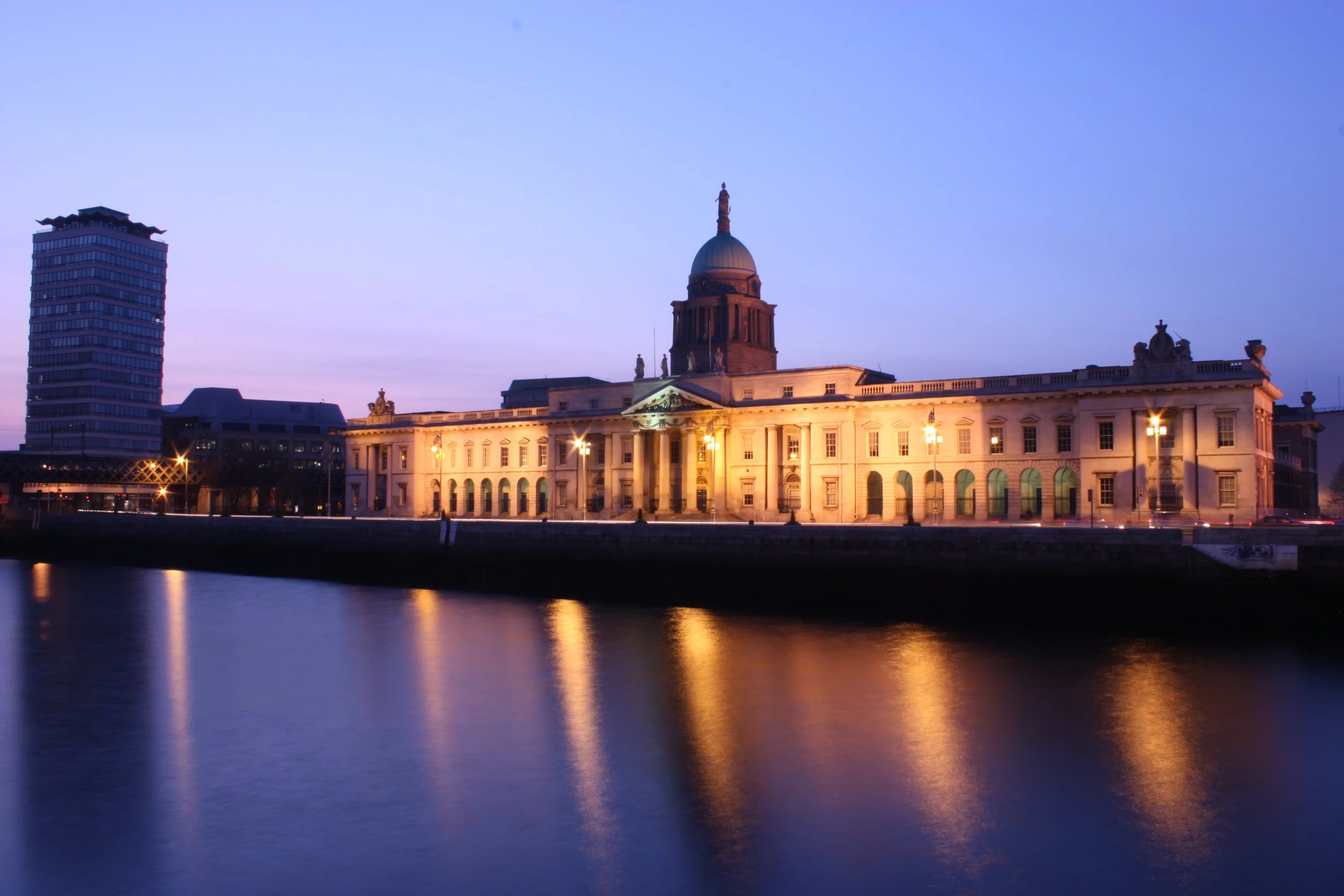 Dublin by night 2.jpg