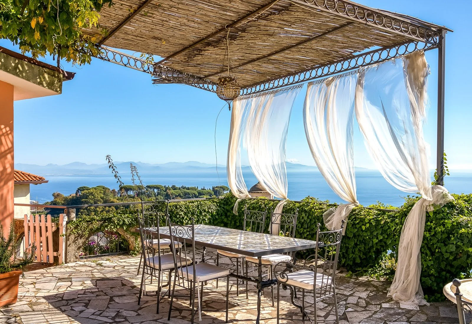 incantevole-villa-con-piscina-vista-mare153_xxl.jpg