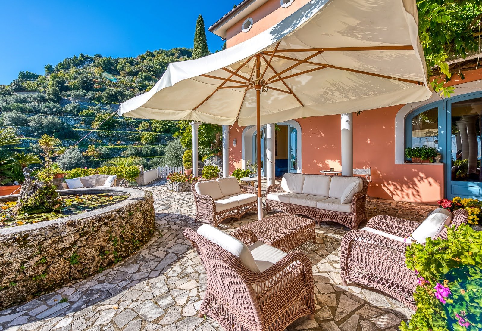 incantevole-villa-con-piscina-vista-mare188_xxl.jpg