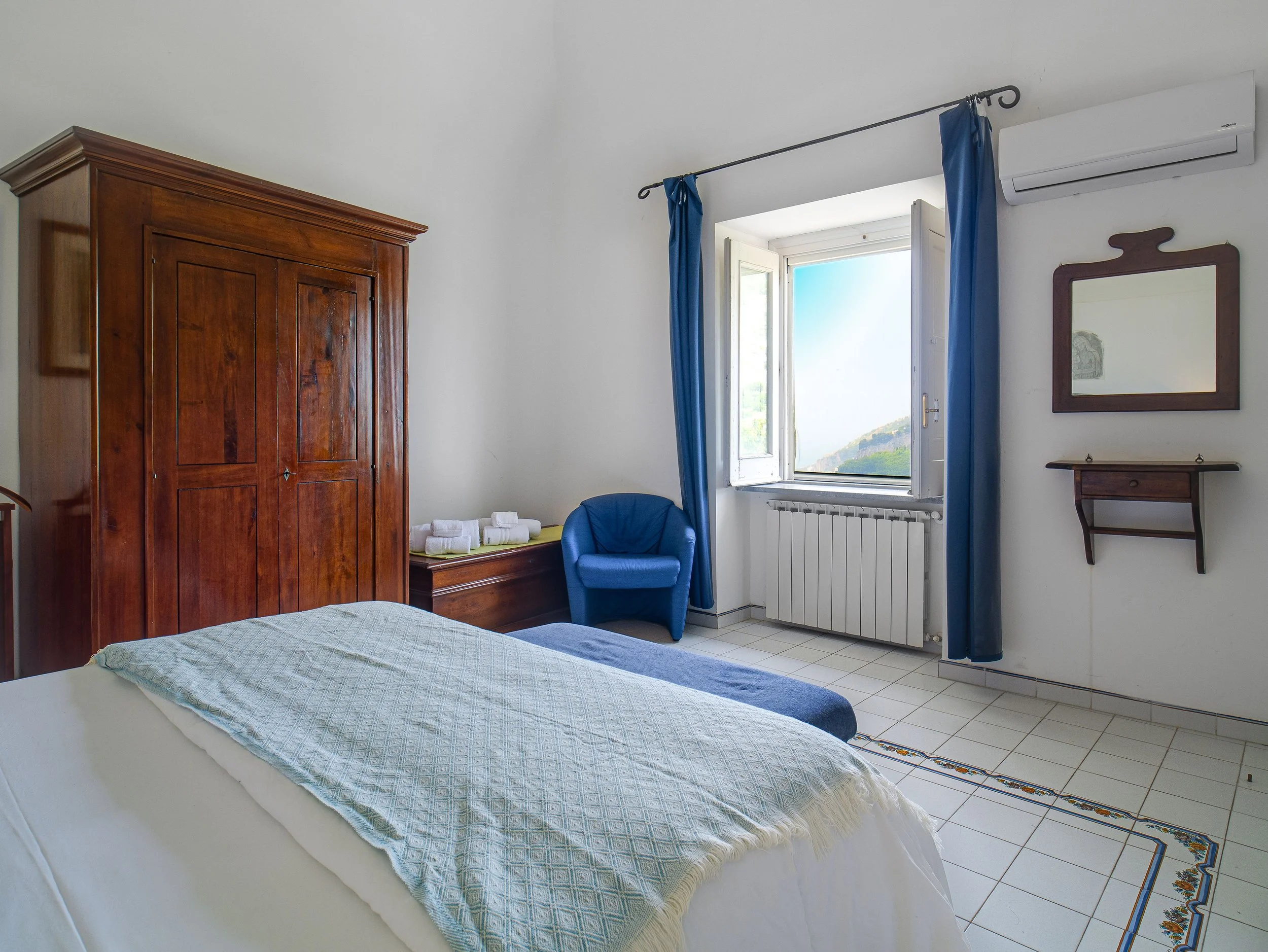 24. Camera da letto master 2.jpg