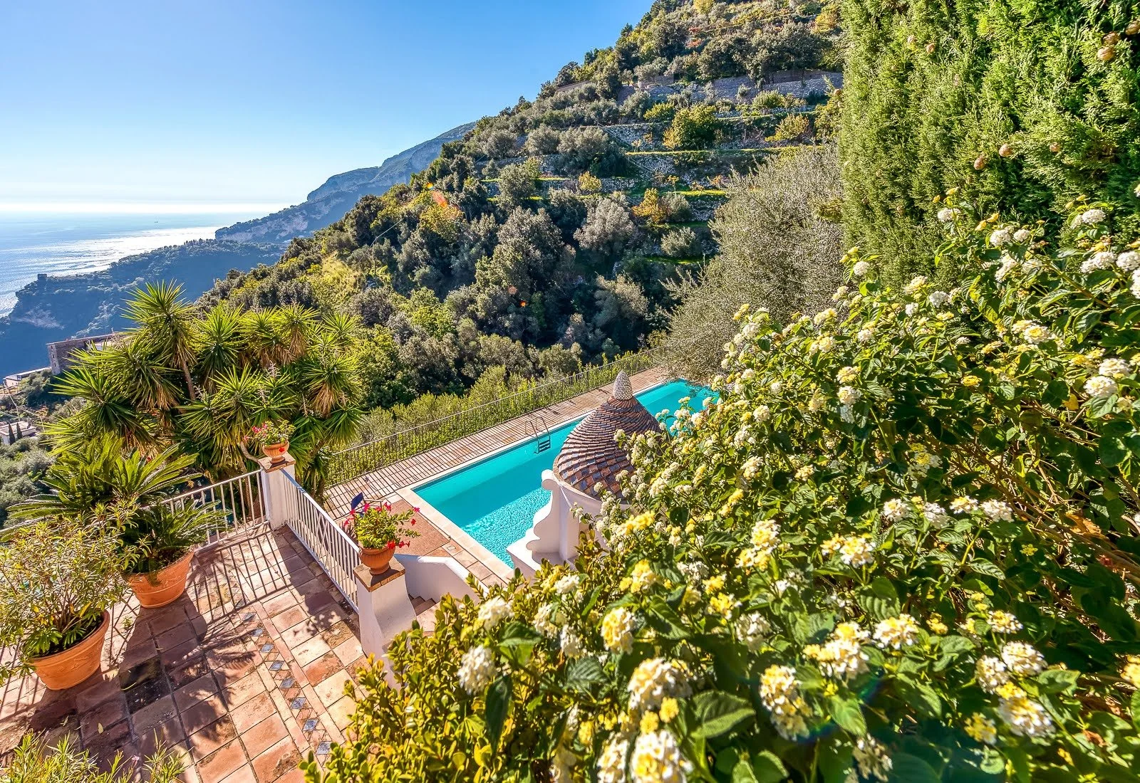 incantevole-villa-con-piscina-vista-mare195_xxl.jpg