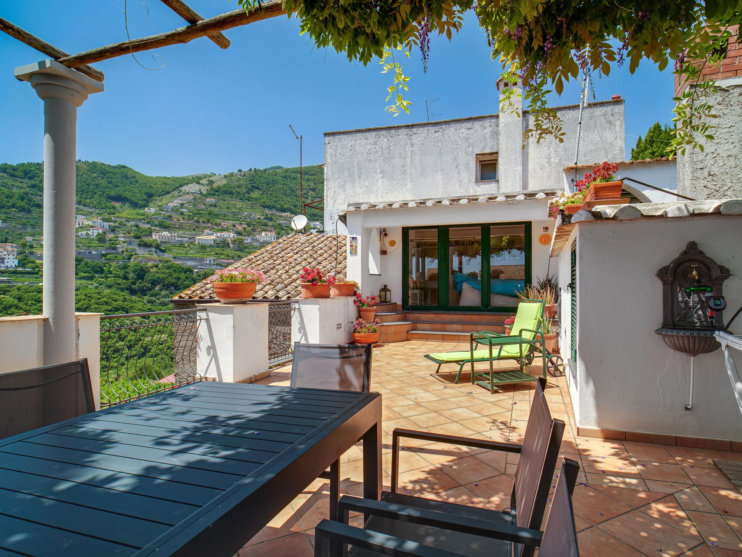 17. Terrazzo altra vista.jpg