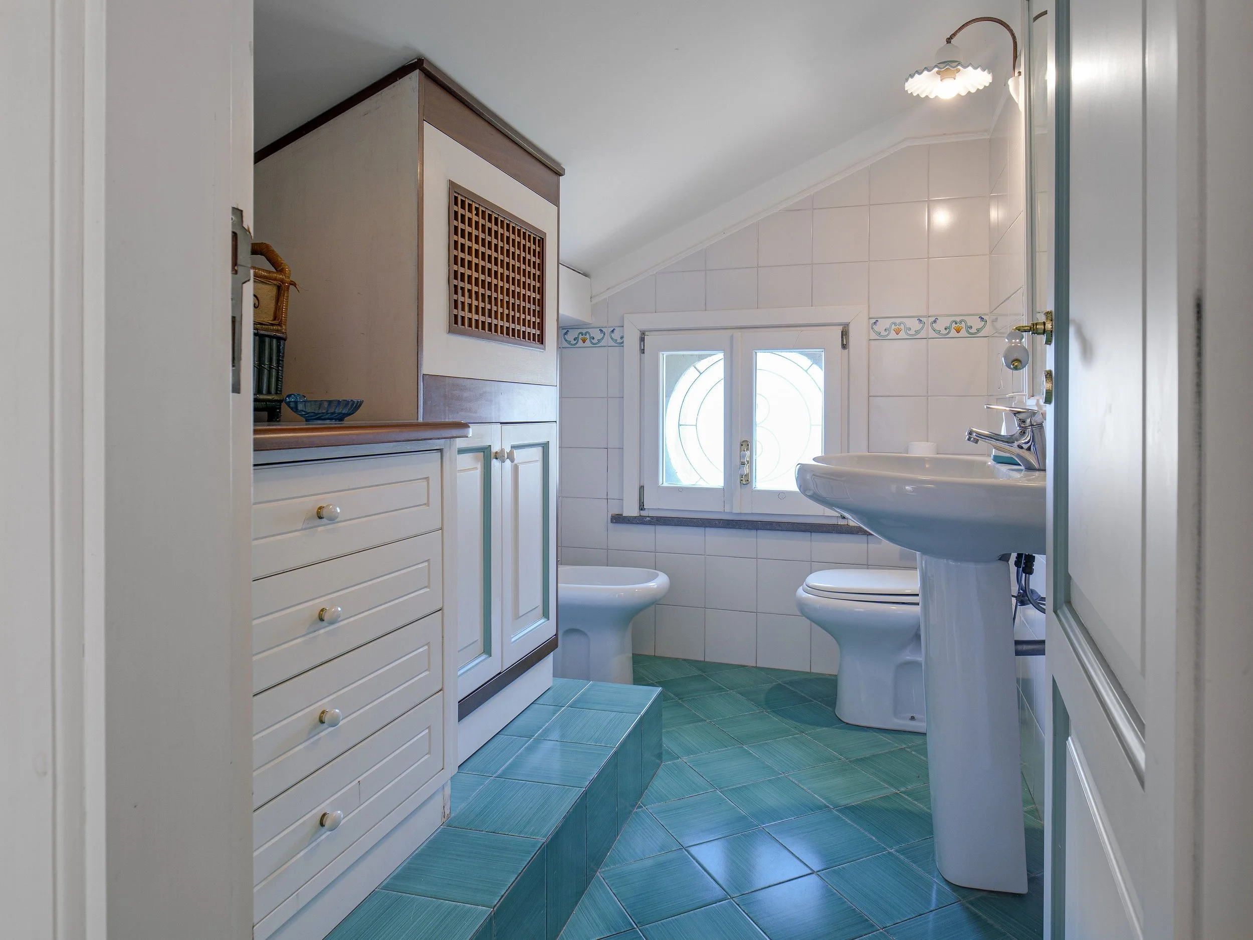 11. Bagno secondo piano.jpg