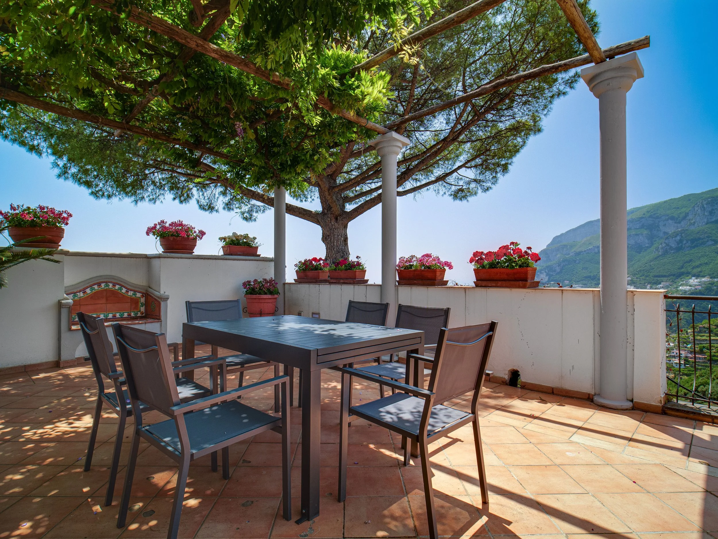15. Terrazzo tavolo 2.jpg
