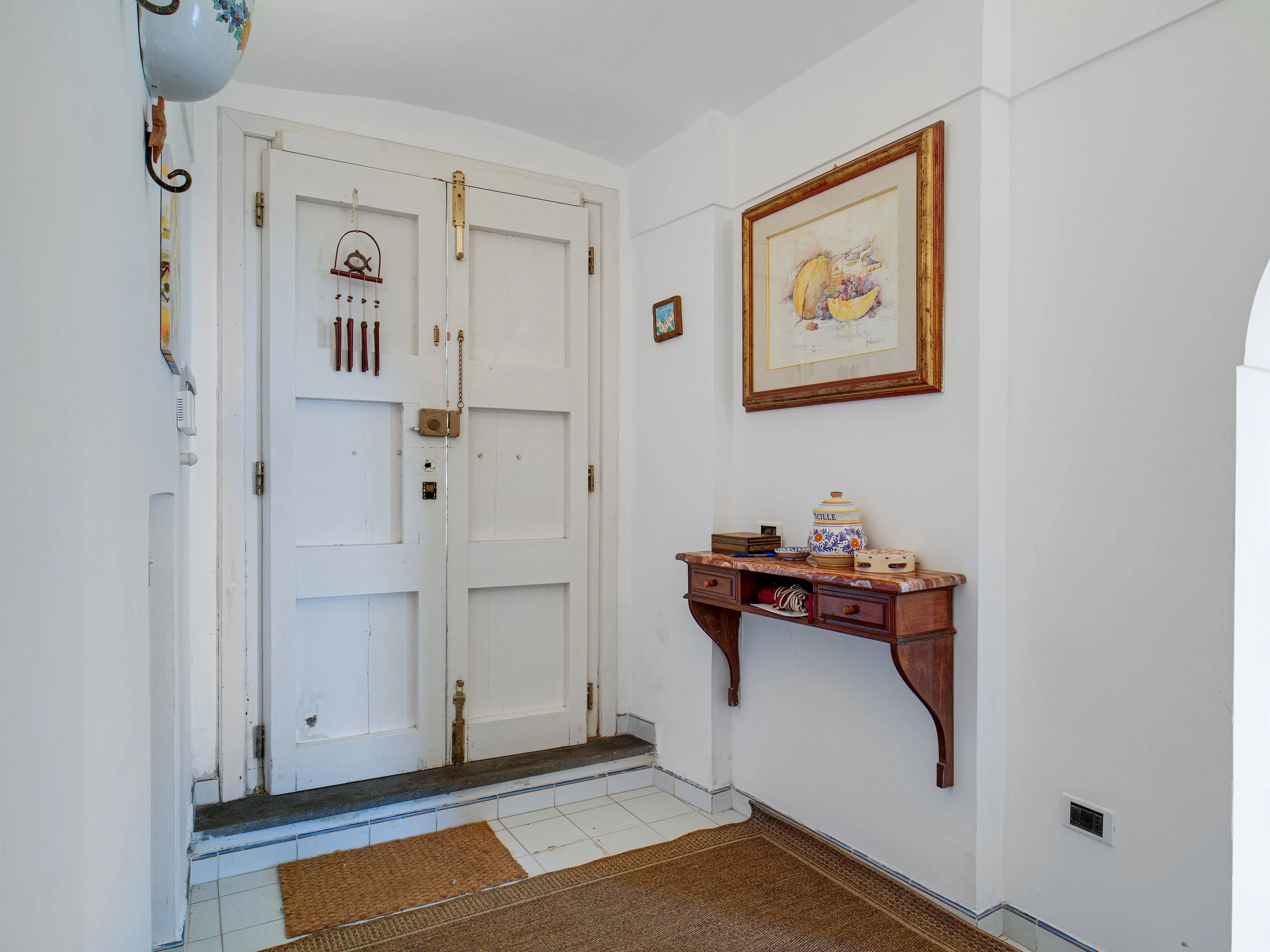 23. Ingresso da interno.jpg