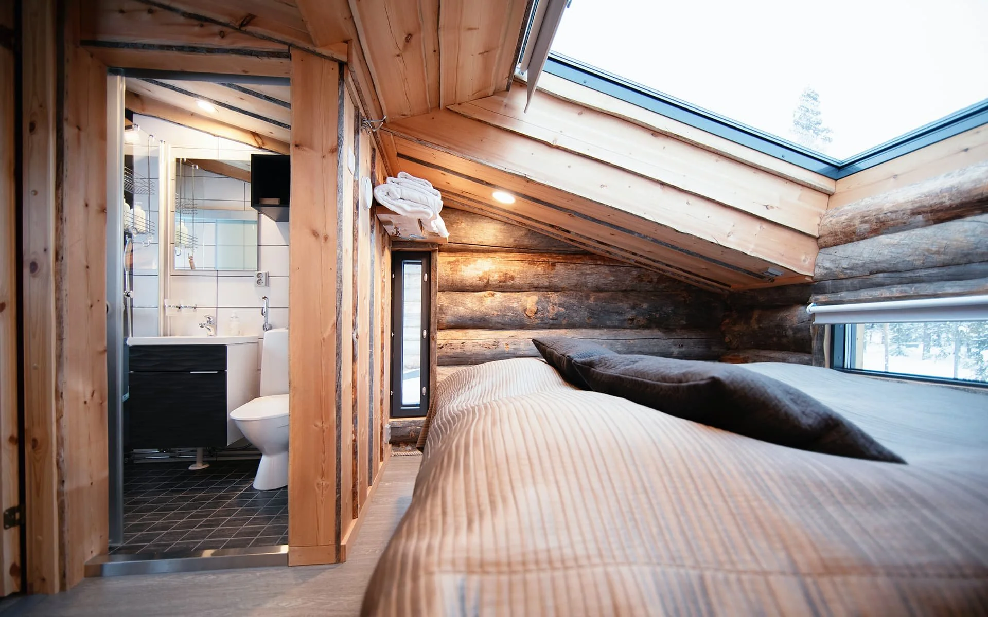 veskarantaskyviewvillabedroomandensuite.jpg