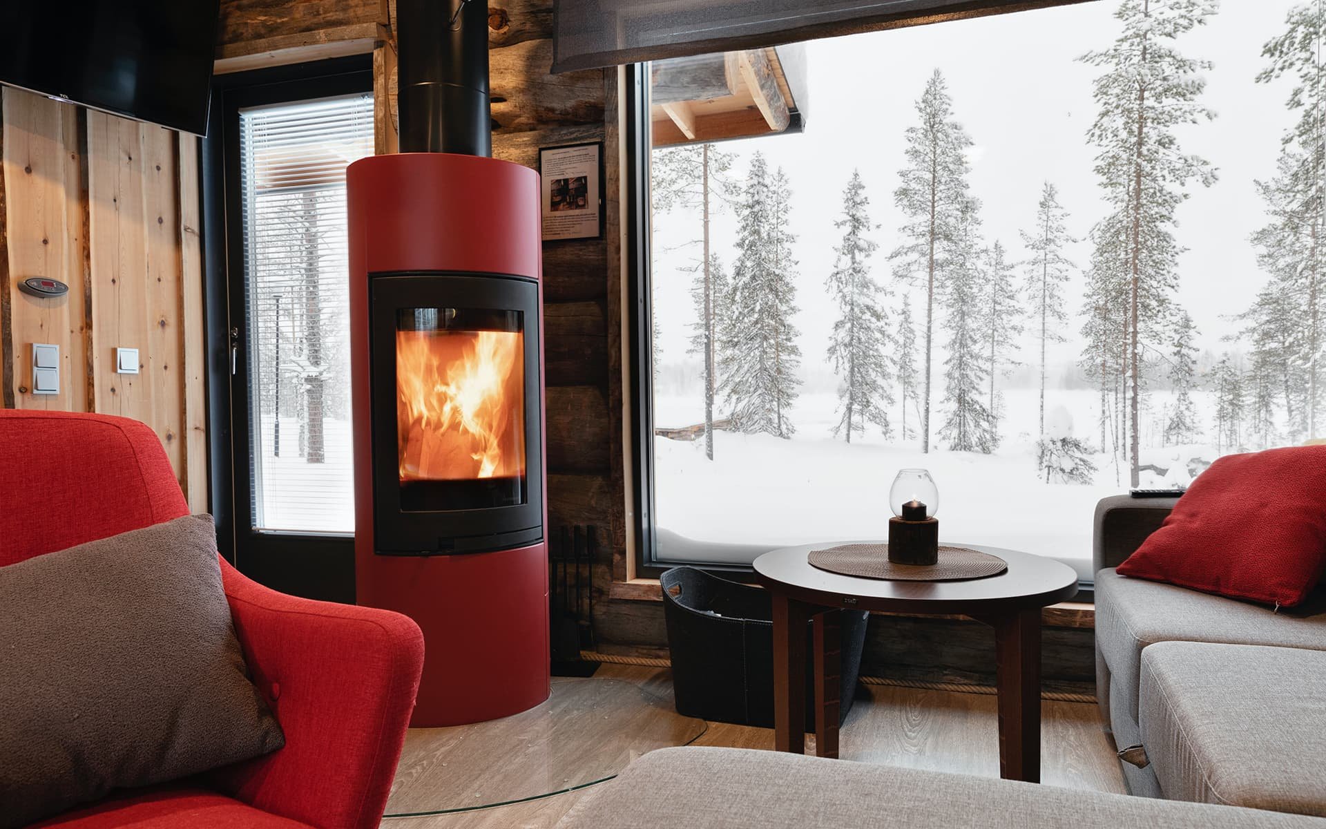 veskarantaskyviewvillafireplace.jpg