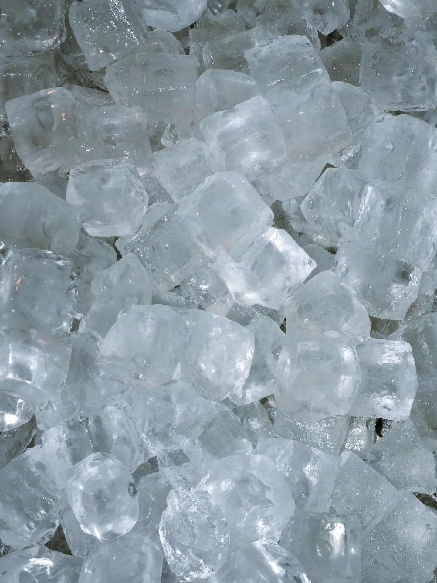 Perfect ice is already half the cocktail.🧊