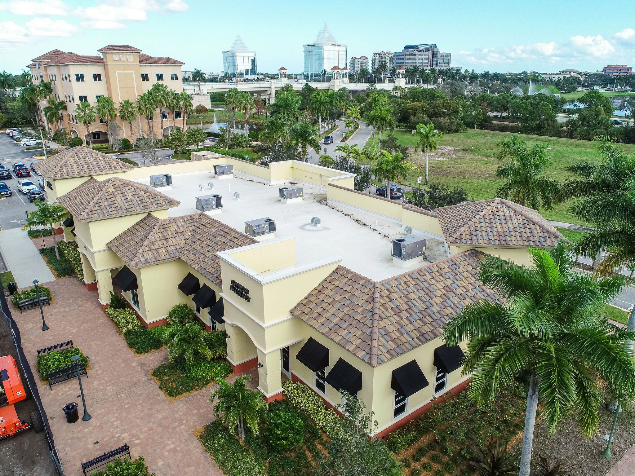 <strong>PALM BEACH INTERNAL MEDICINE</strong><a>SEE PROJECT →</a>