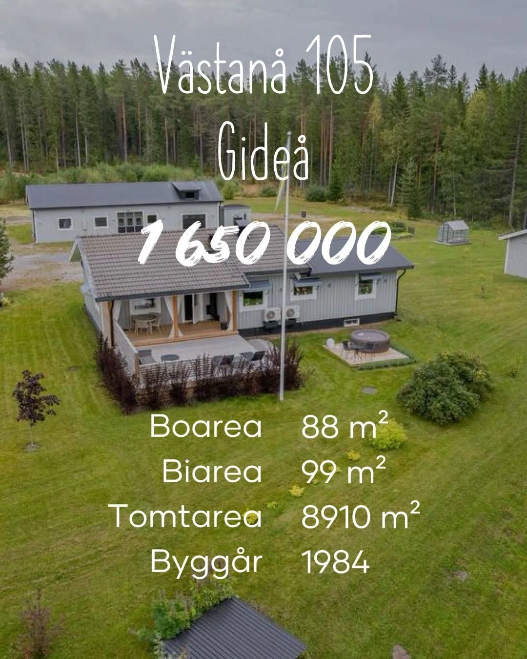 V&auml;lkommen till V&auml;stan&aring; 105. Enplansvilla med lantligt l&auml;ge om 88 kvm med fullstor k&auml;llare och naturen runt h&ouml;rnet. Bostadsbyggnaden har &ouml;ppen planl&ouml;sning , vardagsrum med mysig och trevlig braskamin samt badru