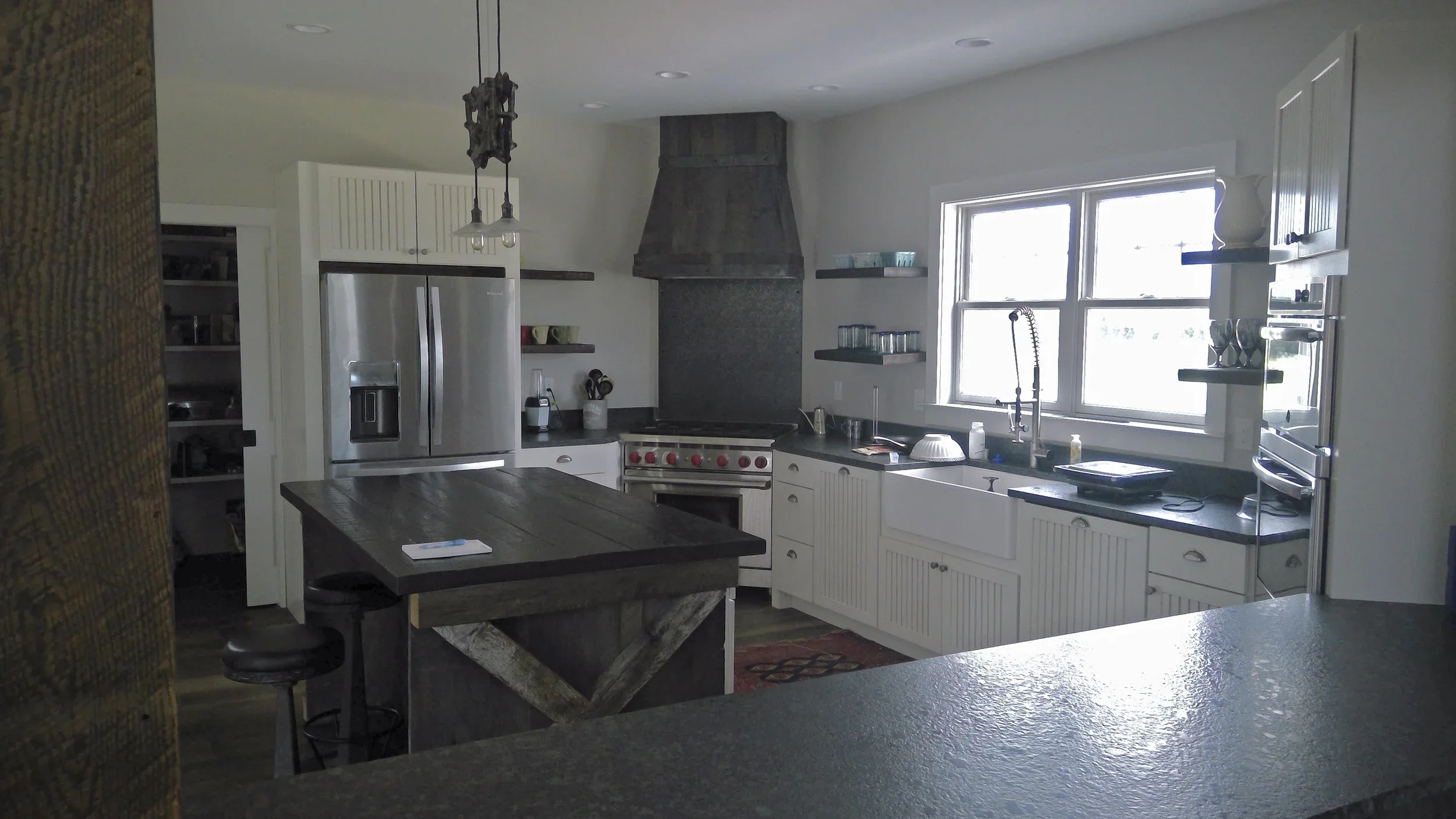 Kitchen with farmhouse cabinets