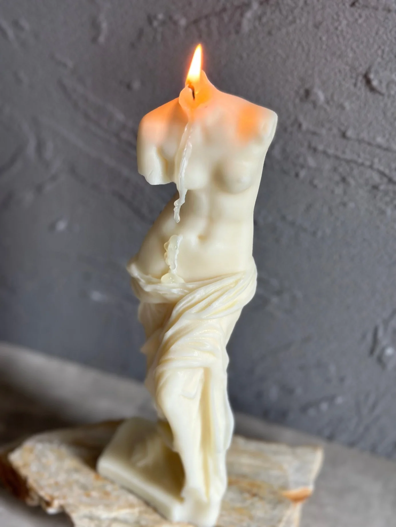 Sculptural Venus Candle