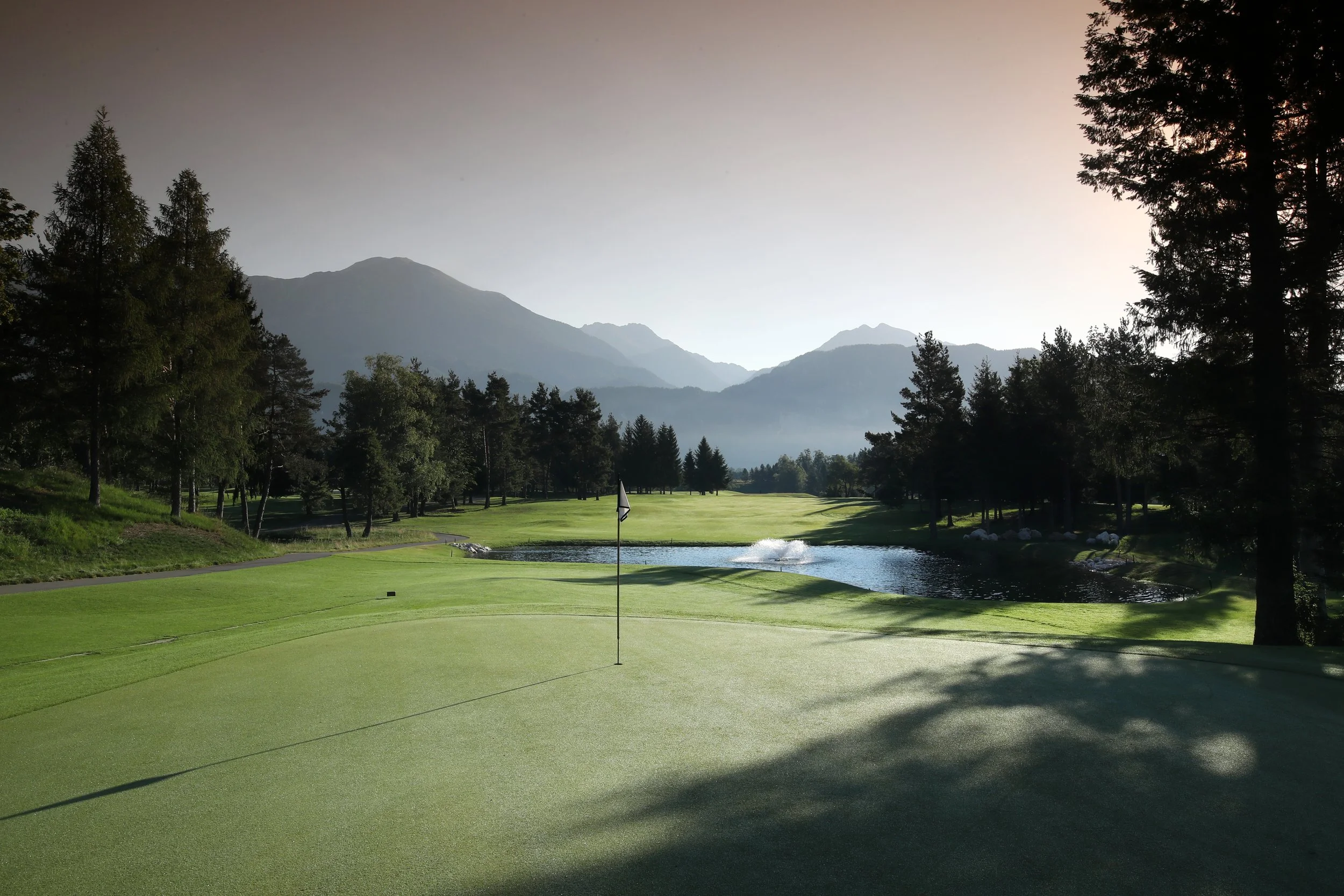 01_09 - 6th Green on the King`s Course.JPG
